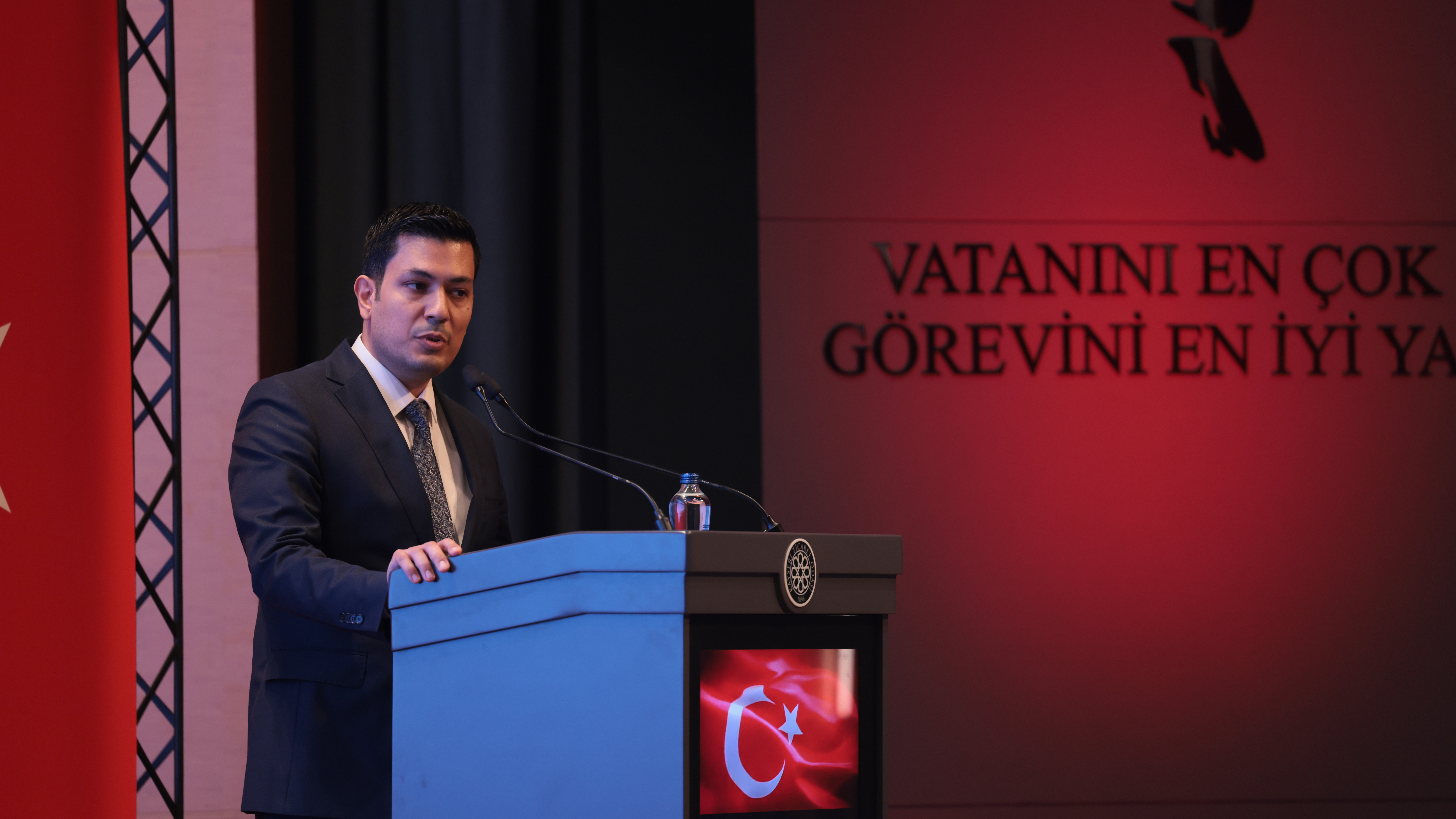 Rehberlik ve Teftiş Başkanlığı tarafından Kayseri Ticaret Odası ve Kayseri Çalışma ve İş Kurumu İl Müdürlüğü iş birliğinde, 12 Mayıs 2026 tarihinde iş sağlığı ve güvenliği ile işin yürütümü teftişleri hakkında bilgilendirme toplantısı düzenlendi.