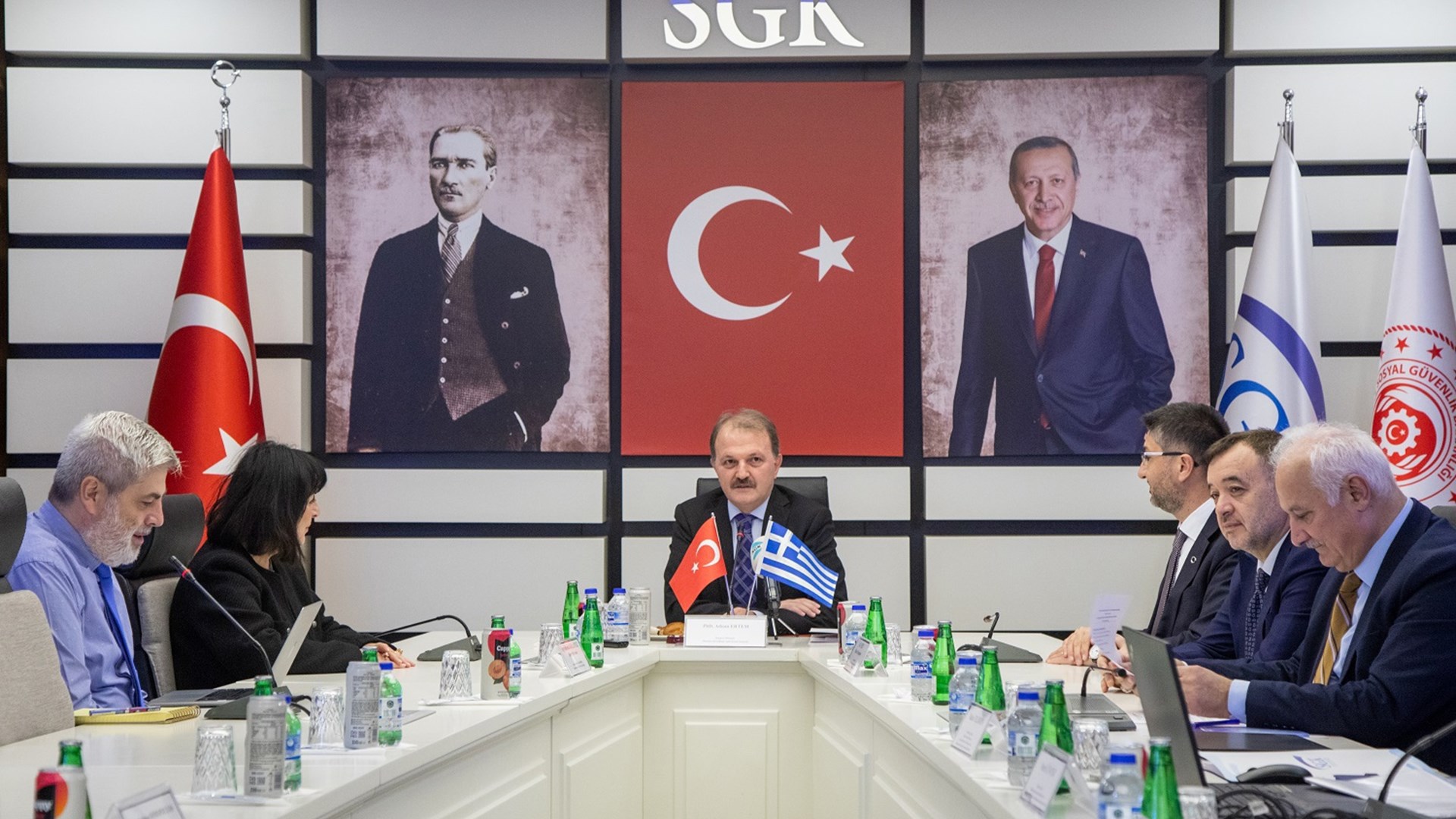 Bakanlığımız ile Yunanistan Çalışma ve Sosyal Güvenlik Bakanlığı temsilcileri, sosyal güvenlik anlaşmasının ikinci tur müzakereleri için 22-23 Ekim tarihleri arasında Ankara’da bir araya geldi.