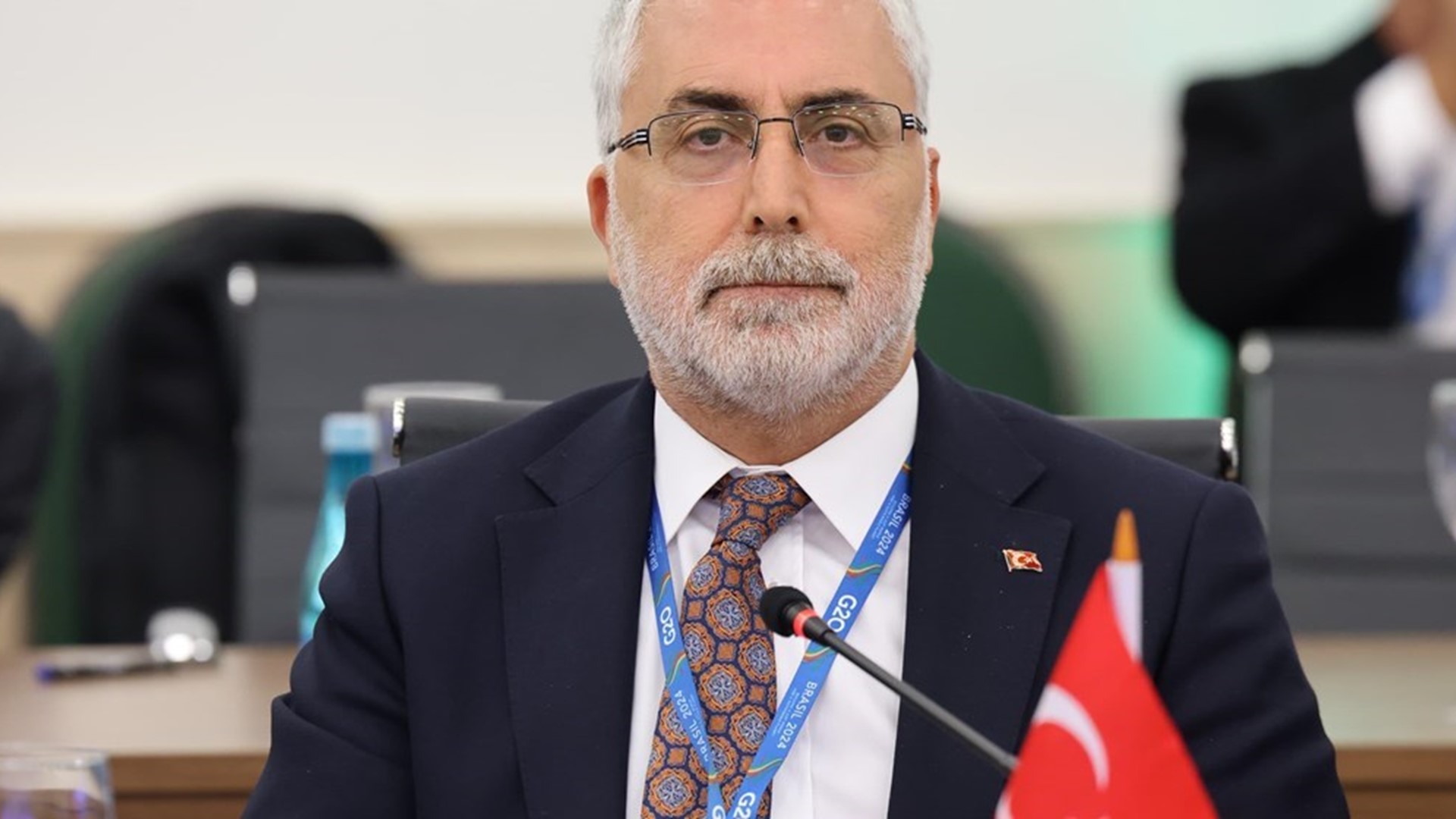 Çalışma ve Sosyal Güvenlik Bakanı Prof. Dr. Vedat Işıkhan, Brezilya'nın Fortaleza kentinde düzenlenen "G20 Çalışma ve İstihdam Bakanları Toplantısı" kapsamında düzenlenen "Adil Geçiş Liderlik Forumu"nda konuştu.