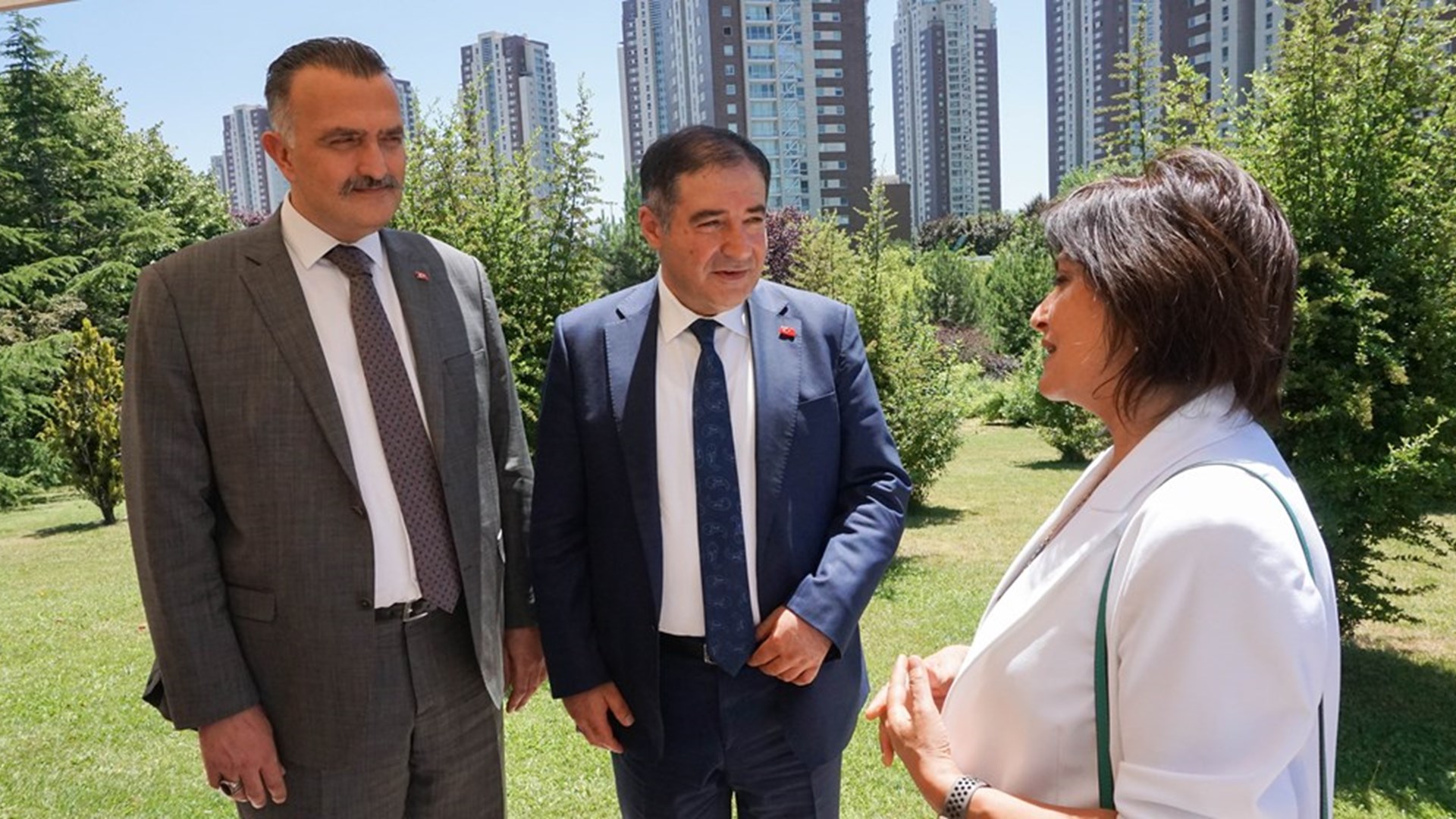 Ankara’da gerçekleştirilen BM Ülke ekibi toplantısında Genel Müdürümüz Oğuz Tuncay başkanlığındaki Bakanlığımız heyeti depremden etkilenen illerde ekonomik ve sosyal inşa çalışmaları hakkında BM Ülke Ekibi ile görüş alışverişinde bulundu.