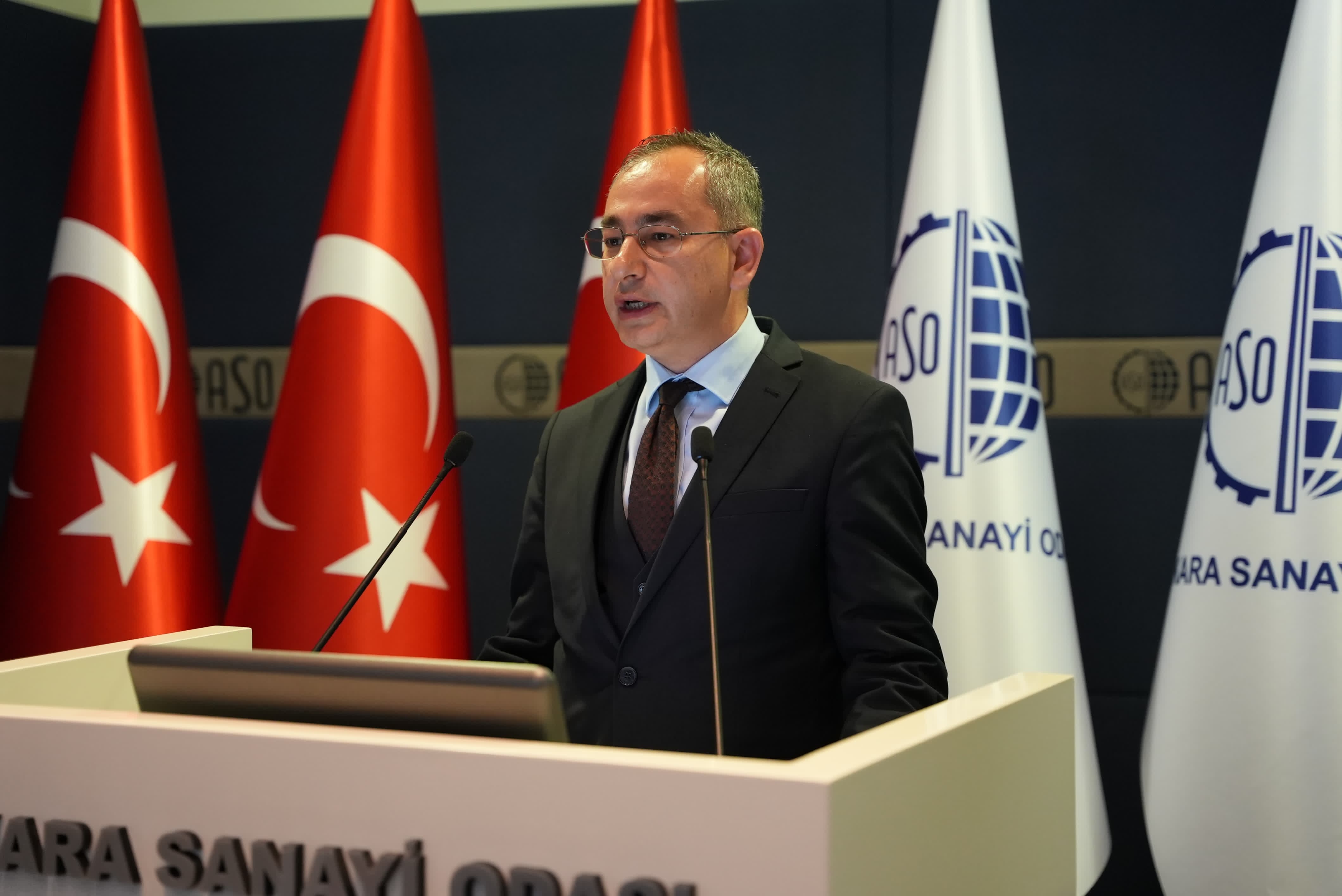 “İş Teftiş Rehberlik ve Sosyal Diyalog Yoluyla İşyeri Uyumunun Güçlendirilmesi Projesi” kapsamında düzenlenen sektörel rehberlik toplantısı 8 Nisan 2025 tarihinde Ankara Sanayi Odası’nda gerçekleştirildi.