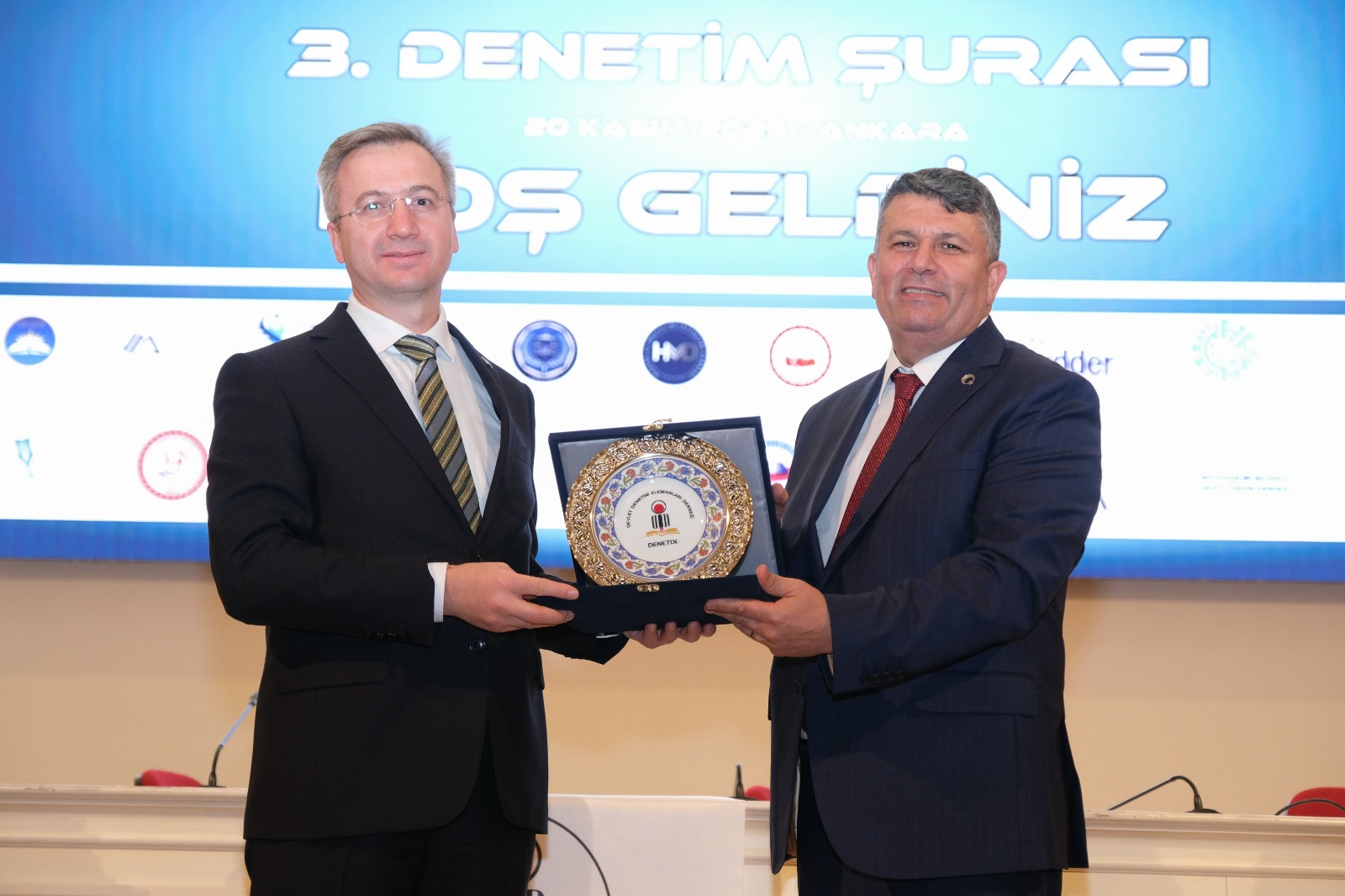 Gazi Üniversitesi Rektörlük Mimar Kemalettin Salonunda “Kamu Denetiminde Yeni Yaklaşımlar: Dijital Dönüşüm, Yapay Zekâ ve Sürdürülebilirlik” temasıyla 20 Kasım 2025 tarihinde düzenlenen 3. Denetim Şurasına, Rehberlik ve Teftiş Başkanımız Bekir Aktürk de katılarak çalışma hayatında denetim ve mesleki motivasyona ilişkin kapsamlı bir sunum gerçekleştirdi.