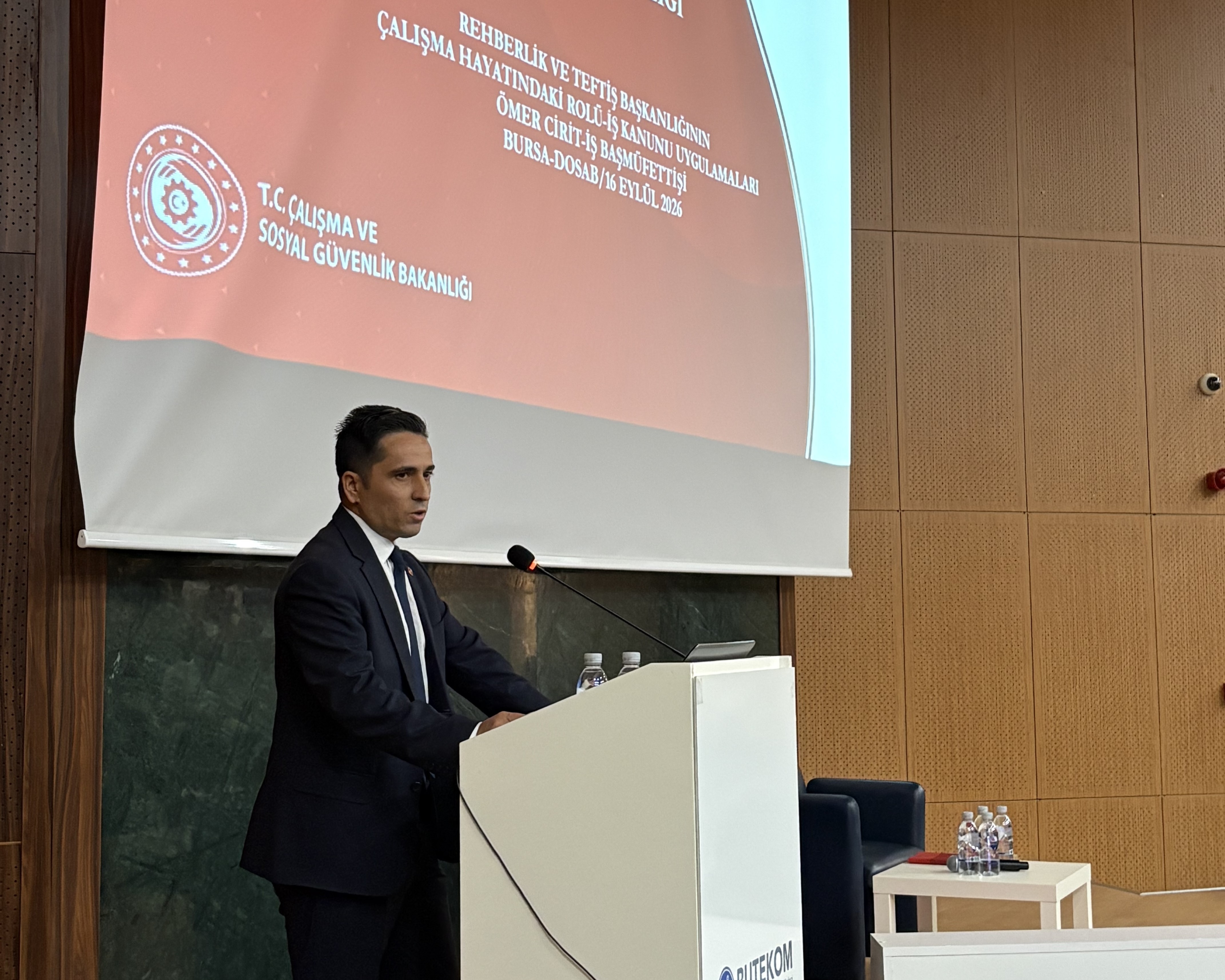 Rehberlik ve Teftiş Başkanlığınca, 2026 yılında yürütülen iş teftişi faaliyetlerine ilişkin bilgilendirme toplantısı 16 Eylül 2026 tarihinde Bursa Teknoloji Koordinasyon ve AR-GE Merkezi Konferans Salonu’nda düzenlendi.
