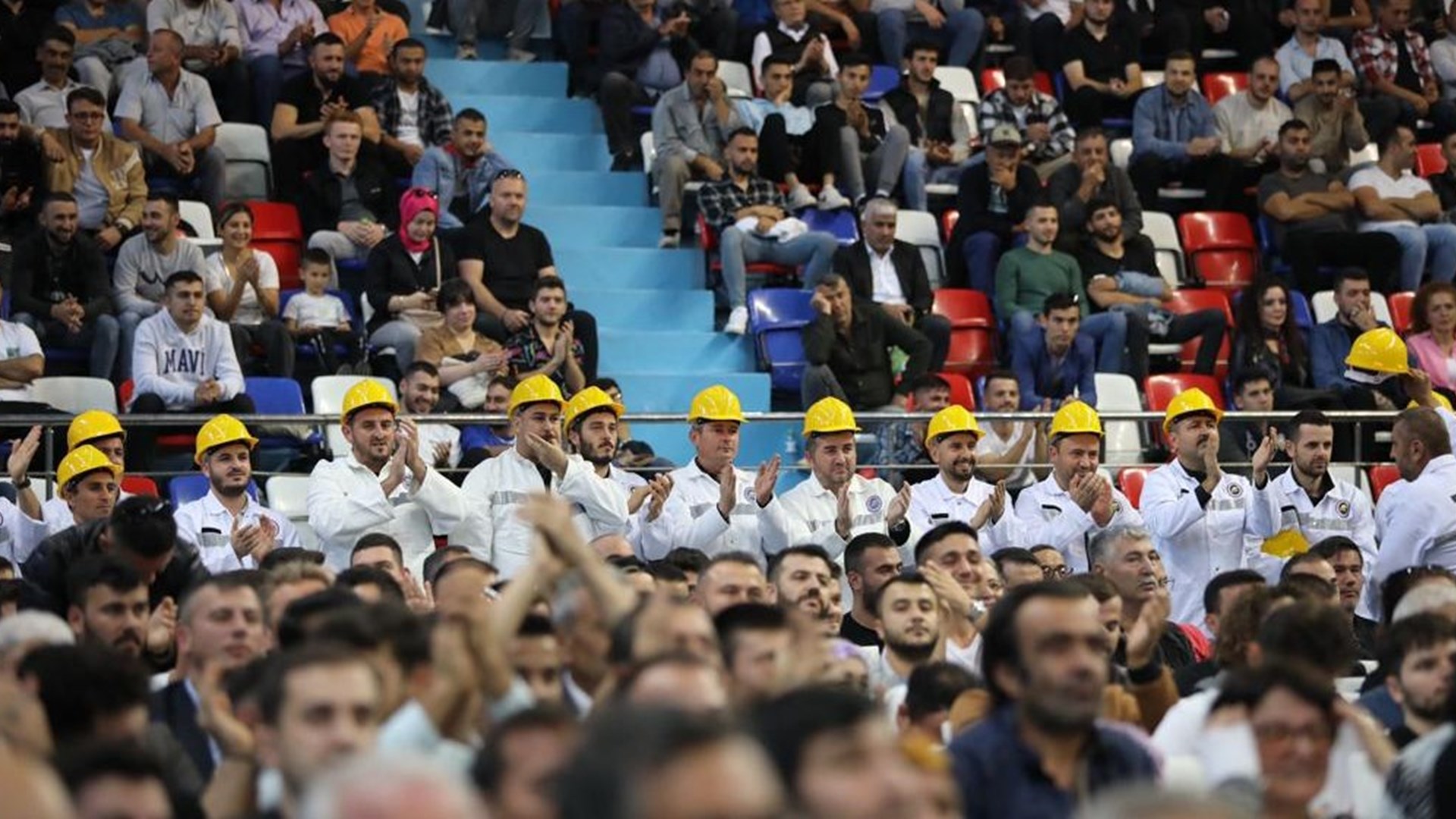 Çalışma ve Sosyal Güvenlik Bakanı Prof. Dr. Vedat Işıkhan, Türkiye Taşkömürü (TTK) İşçi Alımı Kura Töreni’ne katılmak ve çeşitli ziyaretlerde bulunmak üzere Zonguldak’a gitti.