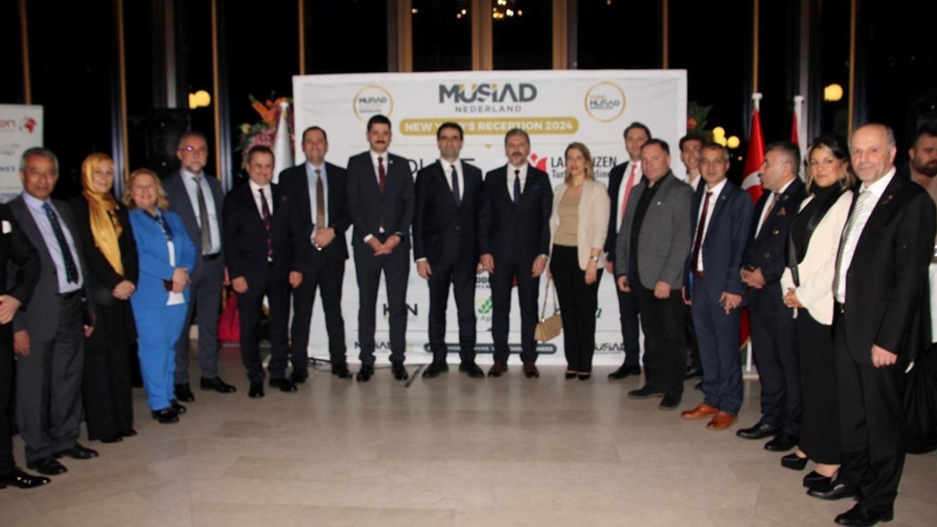 Deventer Çalışma ve Sosyal Güvenlik Ataşeliğimiz, 23.01.2024 Salı günü MÜSİAD Hollanda’nın geleneksel olarak Lahey Kurhaus'da düzenlediği yeni yıl resepsiyonuna katılım sağladı.