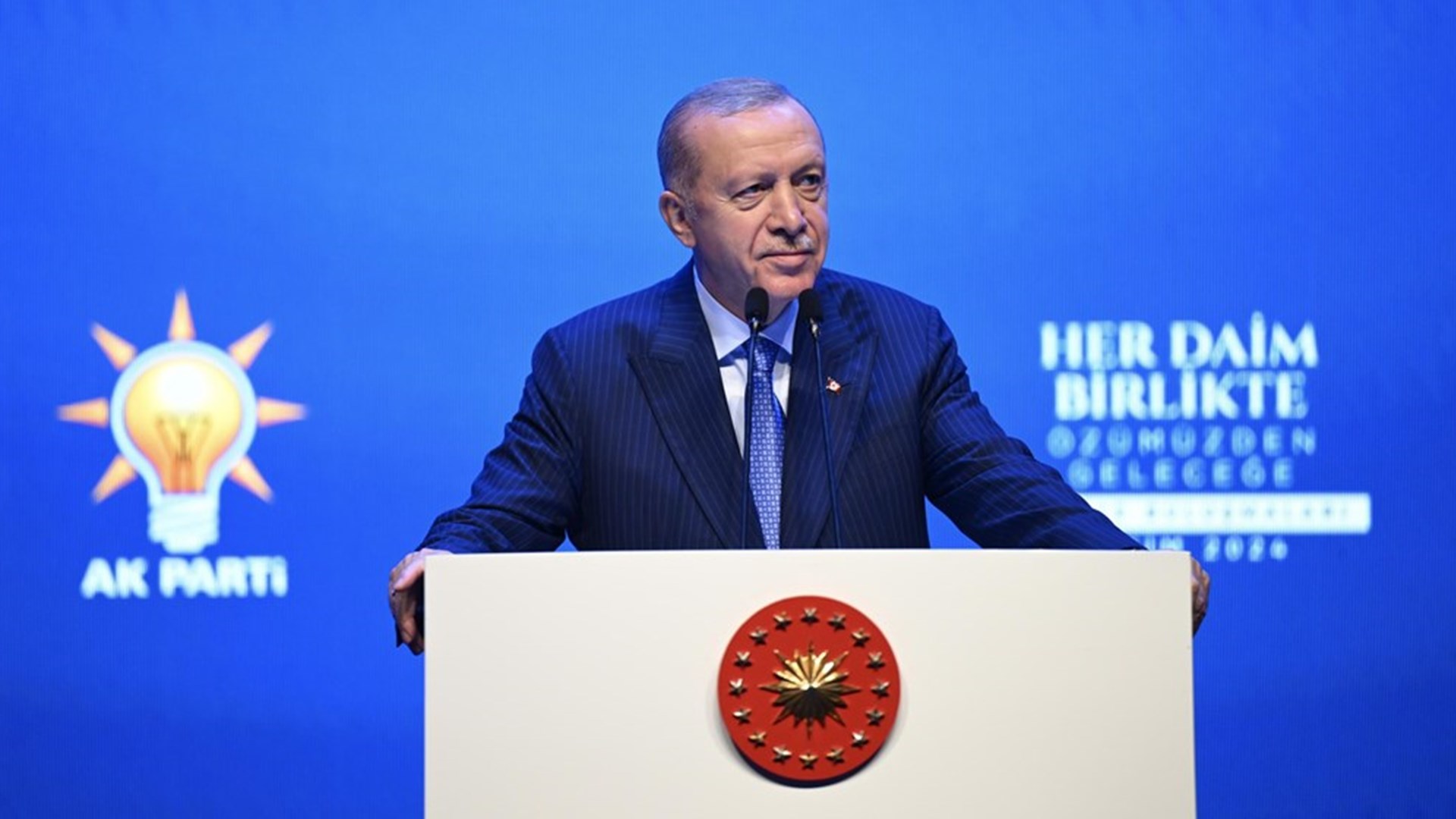 Çalışma ve Sosyal Güvenlik Bakanı Prof. Dr. Vedat Işıkhan, çeşitli temaslarda bulunmak ve programlara katılmak üzere İstanbul’a gitti.