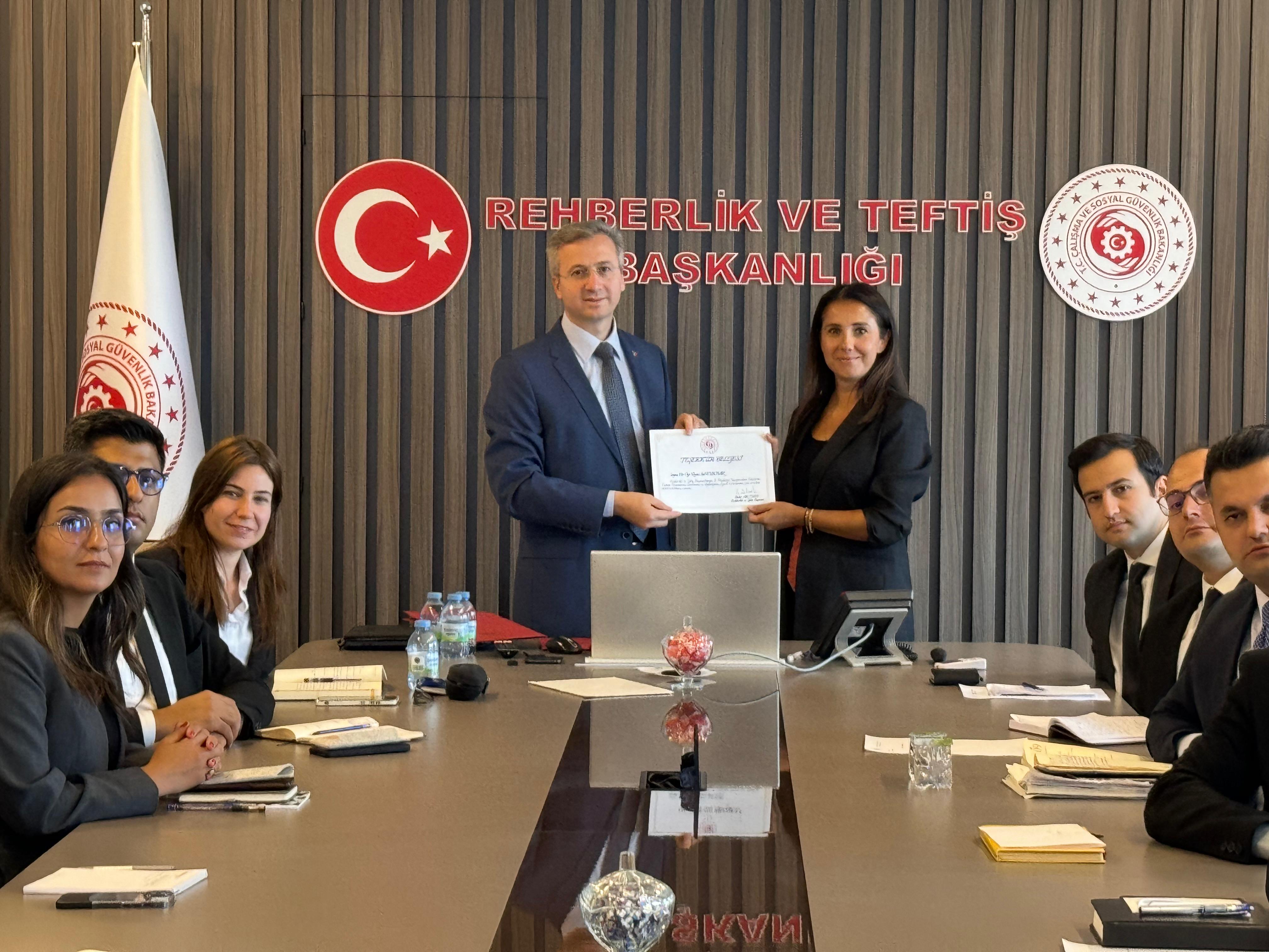 İş müfettişi yardımcılarının yetiştirme eğitimi gerçekleştirilen açılış dersleri ile başladı.