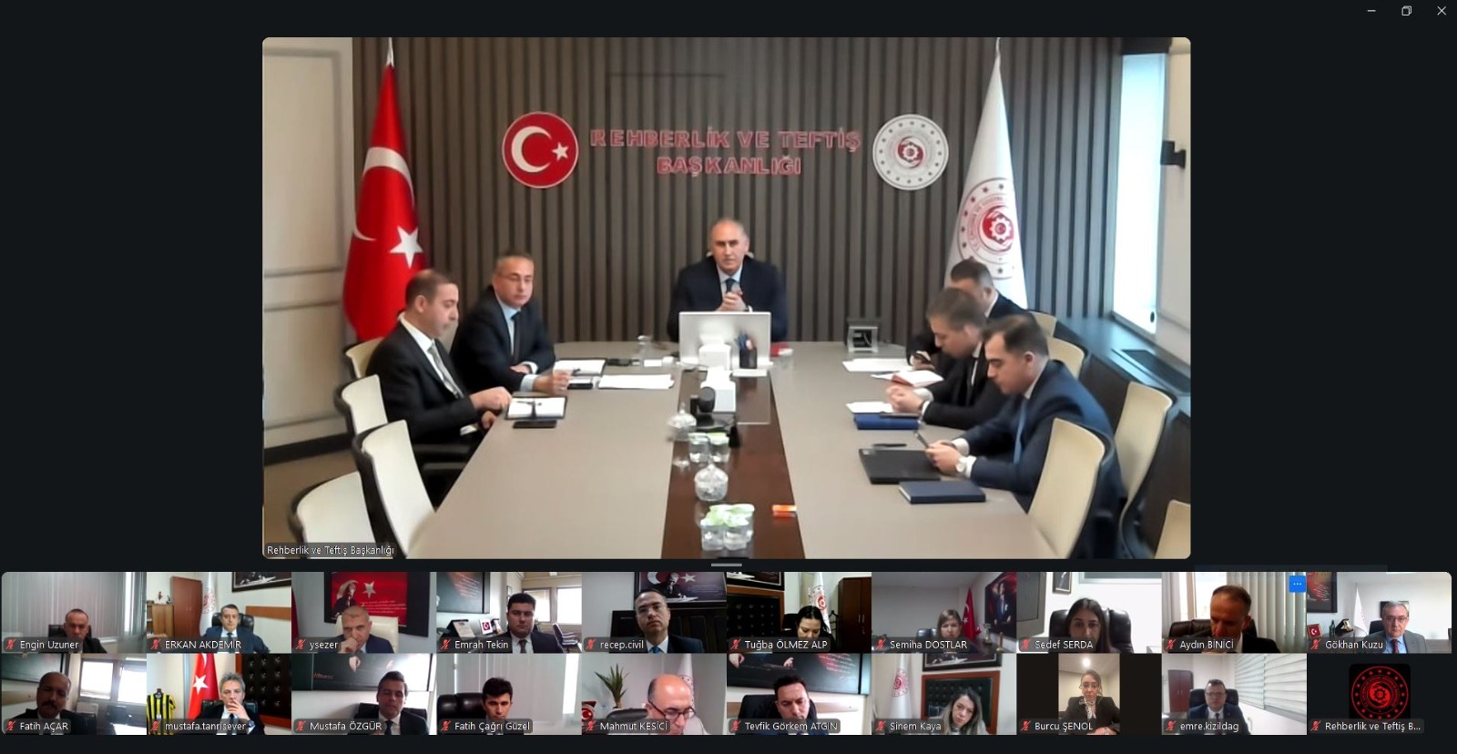 Rehberlik ve Teftiş Başkanlığımızca, 2026 yılı rehberlik ve teftiş faaliyetlerine yönelik Grup Başkanlıkları yöneticilerinin katılımıyla çevrim içi değerlendirme toplantısı gerçekleştirildi. 