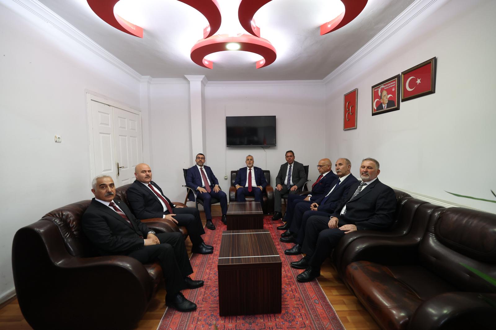 Bakan Işıkhan, Kars’ta Ziyaretlerde Bulundu
