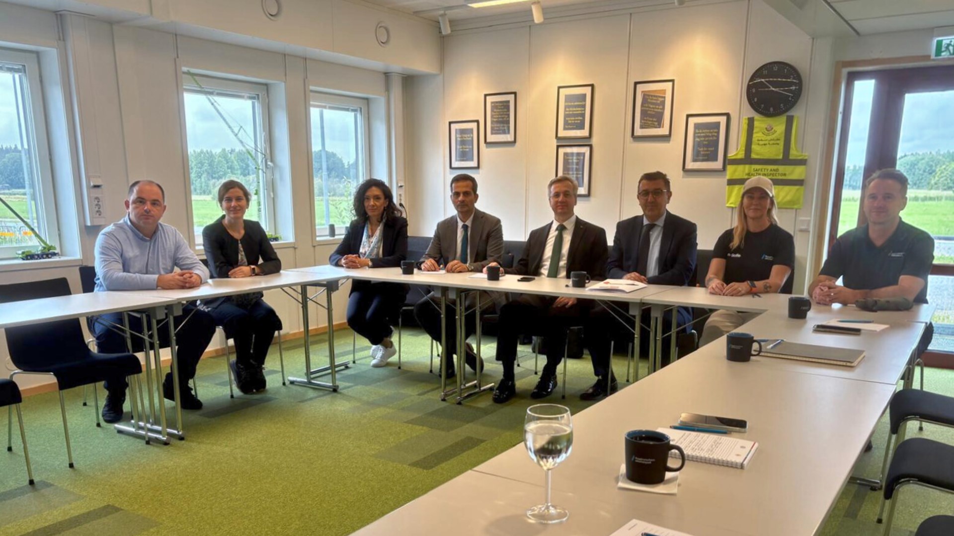 Çalışma ziyareti programı kapsamında işçi ve işveren sendikalarının desteğiyle kurulan İnşaat Sektörü Güvenlik Parkında (Byggbranschens Säkerhetspark) teknik toplantı düzenlendi.