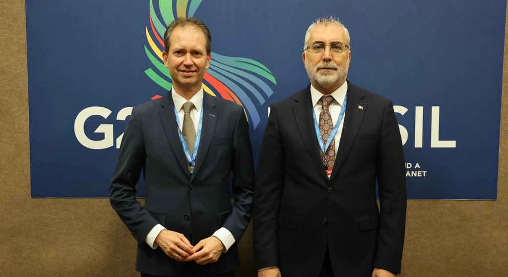Çalışma ve Sosyal Güvenlik Bakanı Prof. Dr. Vedat Işıkhan, Brezilya'nın Fortaleza kentinde düzenlenen "G20 Çalışma ve İstihdam Bakanları Toplantısı" kapsamında düzenlenen "Adil Geçiş Liderlik Forumu"nda konuştu.