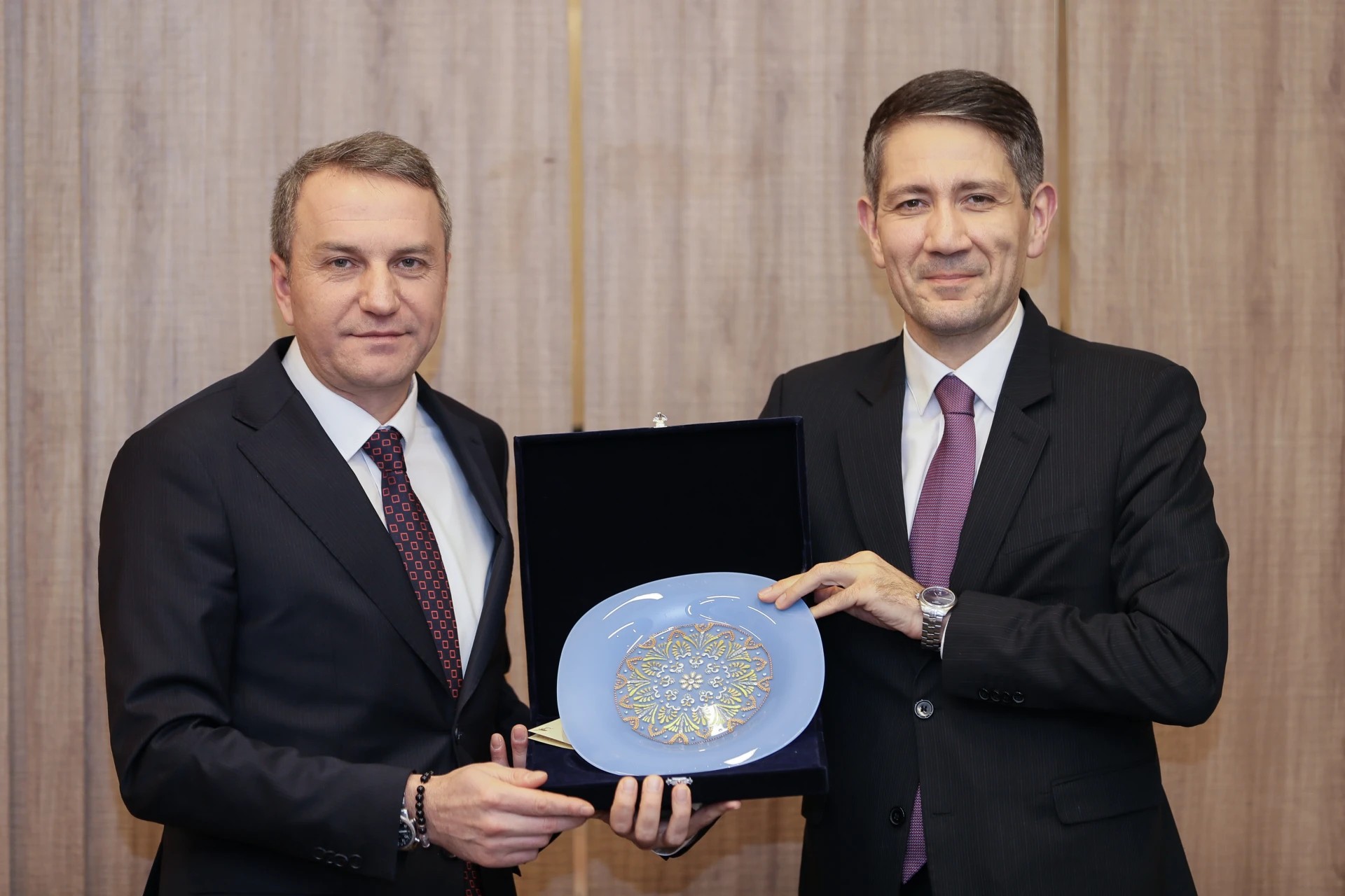 Genel Müdürlüğümüz, 16-19 Aralık 2024 tarihlerinde Azerbaycan’a çalışma ziyareti gerçekleştirdi. İş sağlığı ve güvenliği alanında yürütülecek faaliyetler doğrultusunda gerçekleştirilen ziyaret, çalışma hayatı ve sosyal güvenlik alanlarında da iş birliğini geliştirme yolunda önemli bir adım oldu.