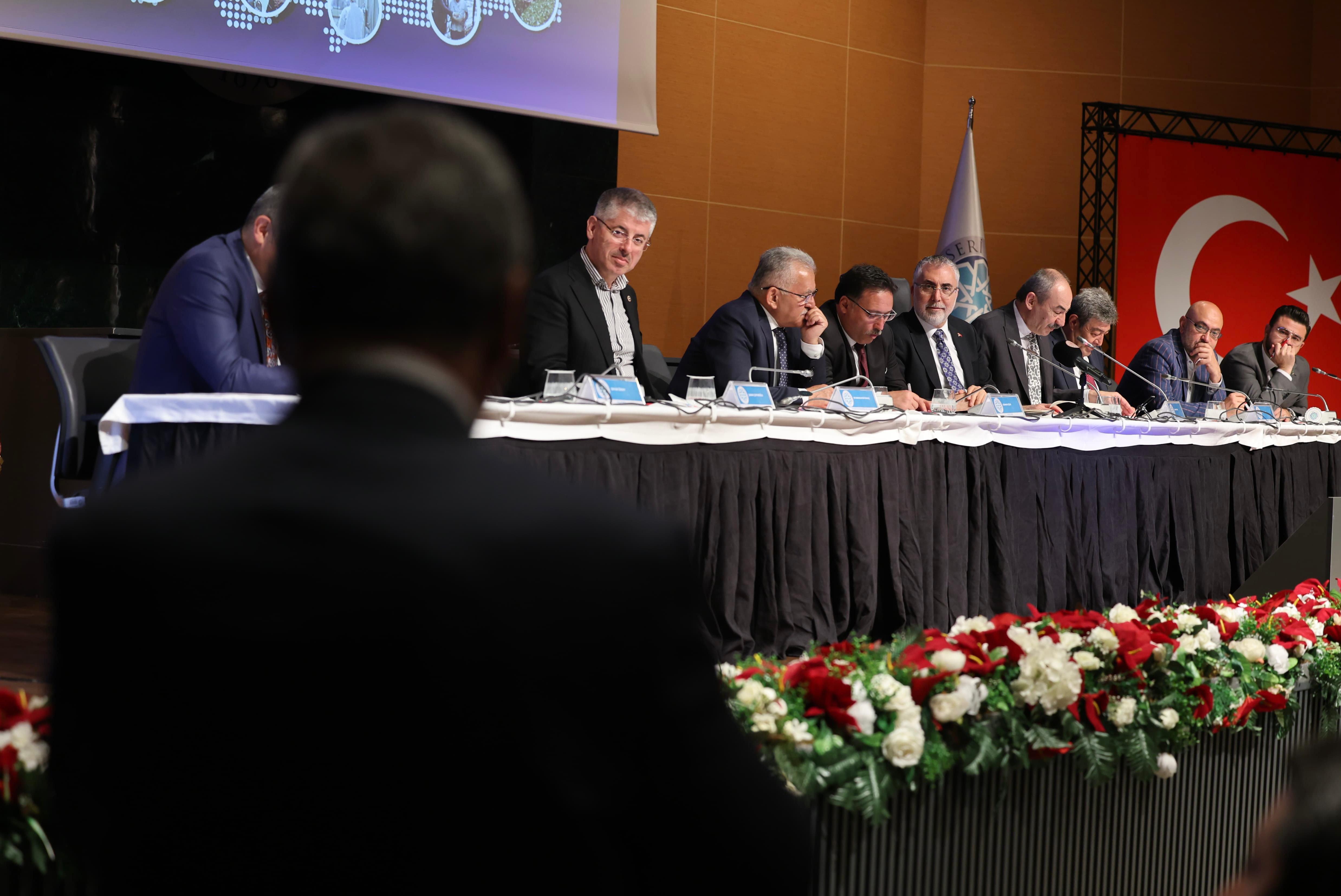 Bakan Işıkhan, Kayseri’de Ziyaretlerde Bulundu