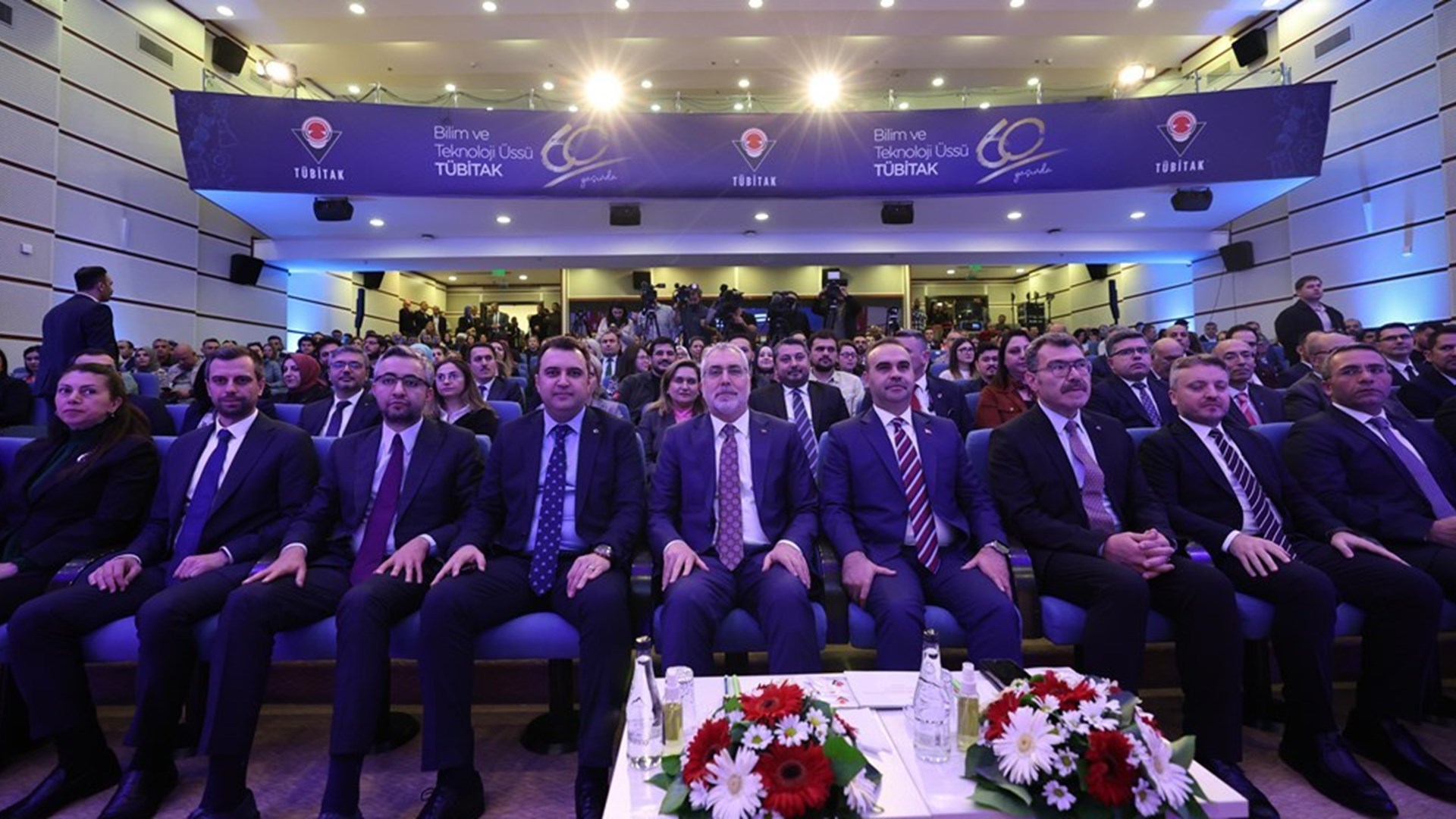 Çalışma ve Sosyal Güvenlik Bakanlığı ile Sanayi ve Teknoloji Bakanlığı arasında “Kamuda Dijital Dönüşüm ve Bilimsel Araştırmaların Desteklenmesine İlişkin İş Birliği Protokolü” TÜBİTAK’ta düzenlenen törenle imzalandı.