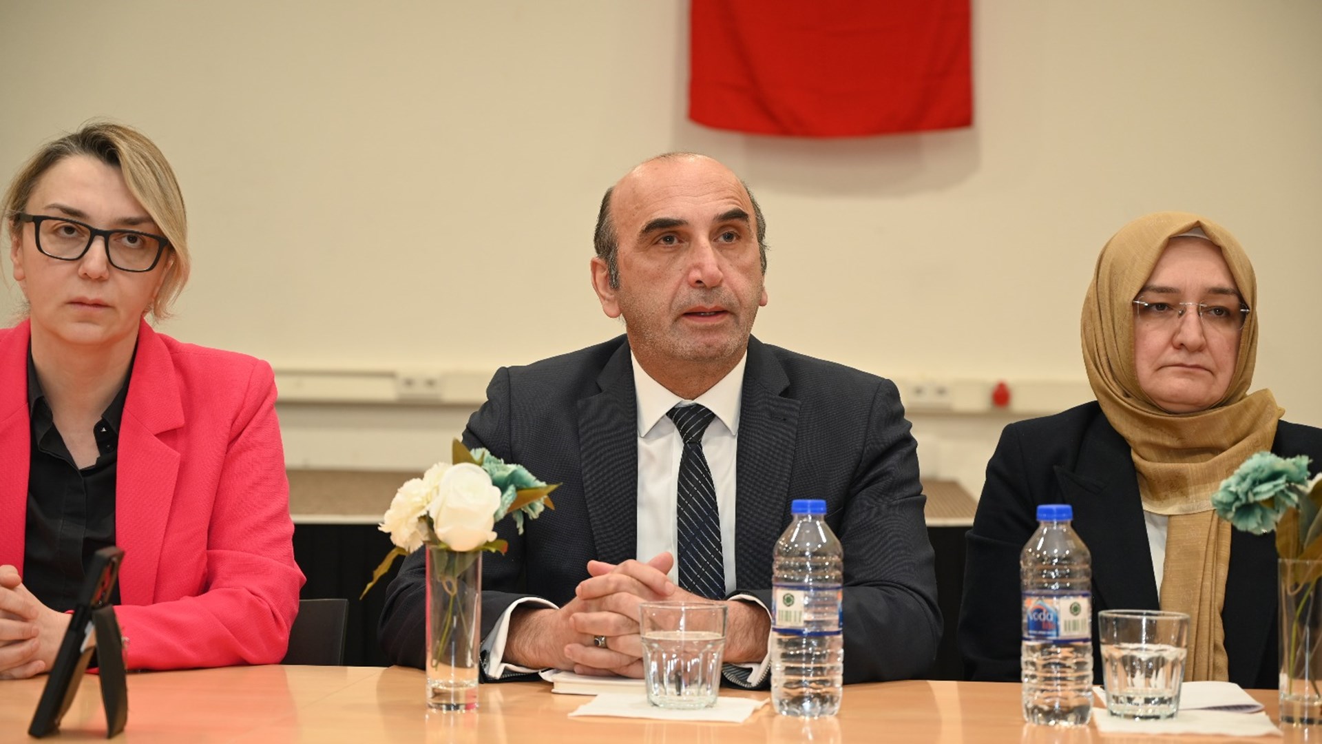 Köln Ataşeliğimiz 7 Şubat 2025 ve 13 Şubat 2025 tarihlerinde vatandaş bilgilendirme toplantıları gerçekleştirmiştir.