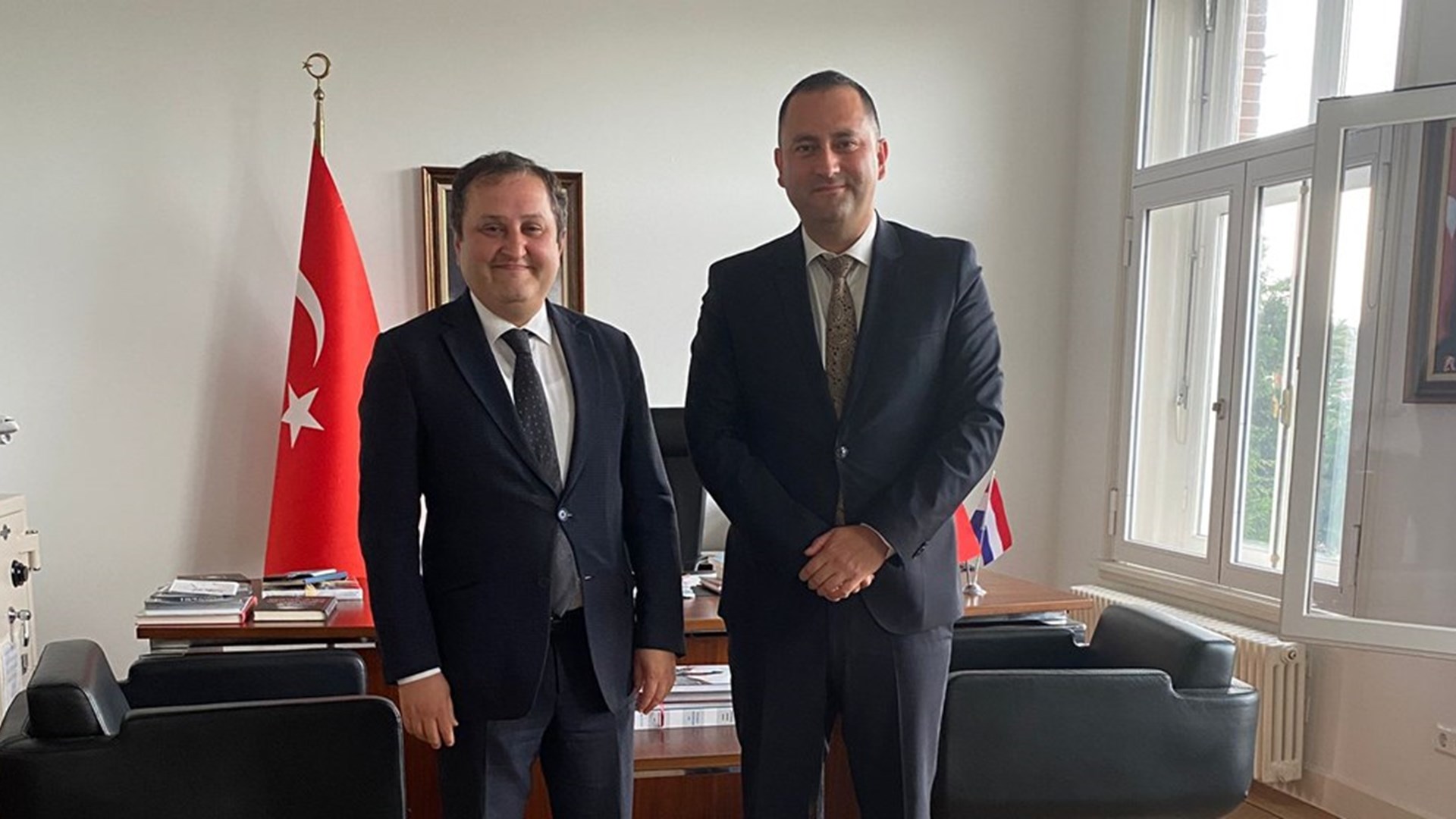 Deventer’de Çalışma ve Sosyal Güvenlik Ataşeliğimizce Türkiye-Hollanda İşgücü Anlaşmasının 60. yılı kapsamında Hollanda Kraliyet Sanat ve Bilim Akademisine bağlı bir kuruluş olan Uluslararası Sosyal Tarih Enstitüsü ziyaret edildi.