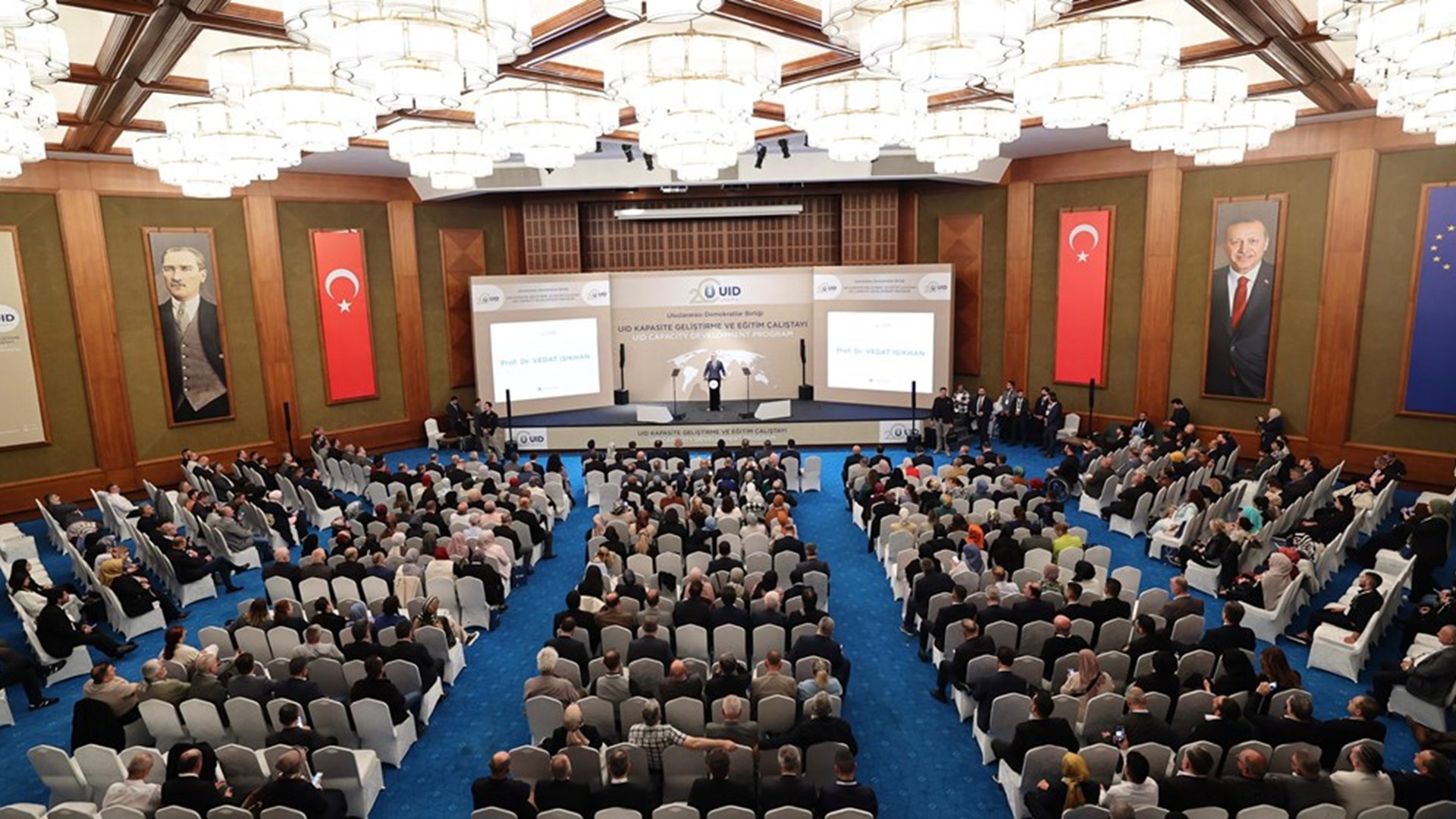 Çalışma ve Sosyal Güvenlik Bakanı Prof. Dr. Vedat Işıkhan, Ankara Kızılcahamam’da düzenlenen Uluslararası Demokratlar Birliği (UID) Kapasite Geliştirme ve Eğitim Çalıştayı’na katıldı.