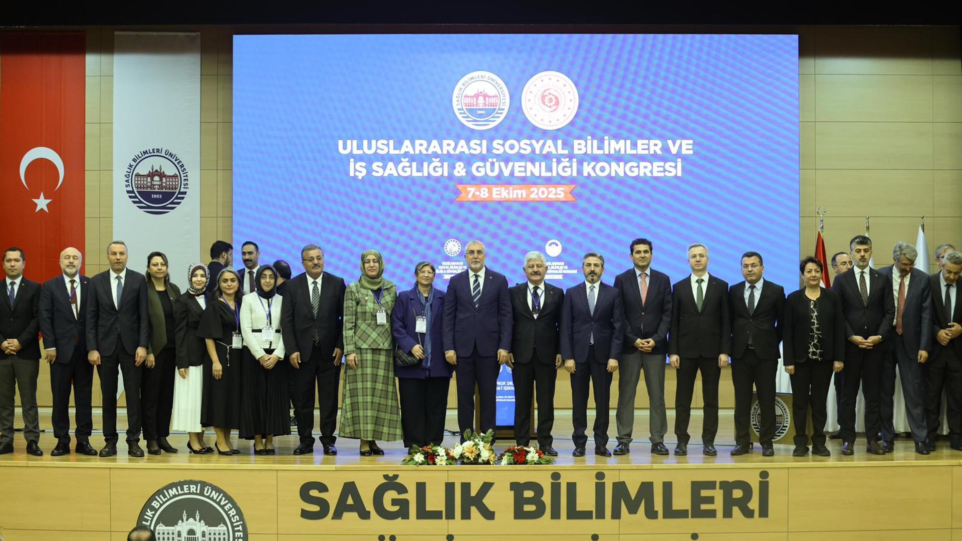 Bakan Işıkhan, Uluslararası Sosyal Bilimler ve İş Sağlığı ve Güvenliği Kongresi’ne Katıldı