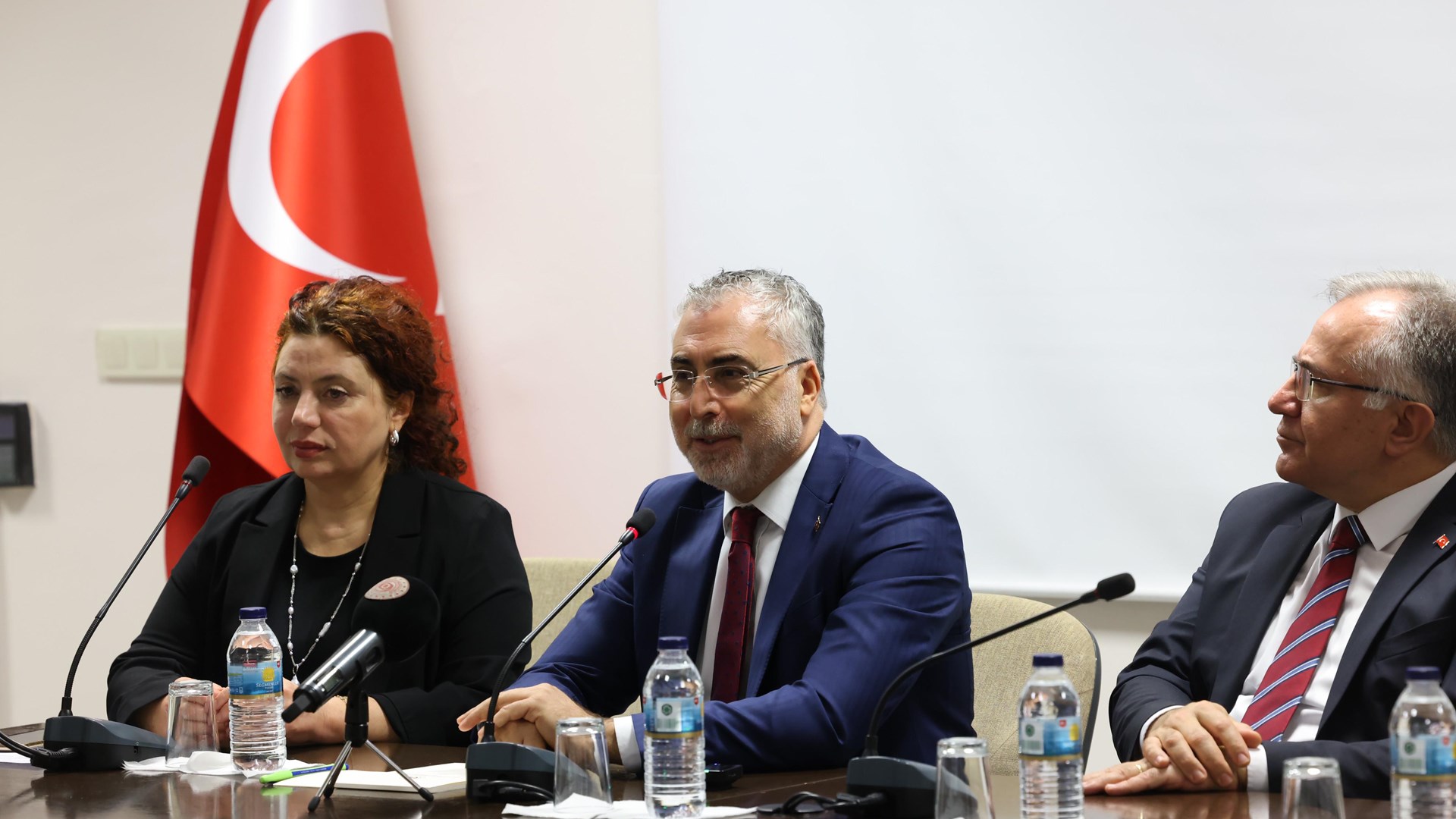 Bakan Işıkhan, Hacettepe Üniversitesi Öğrencileri ile Buluştu