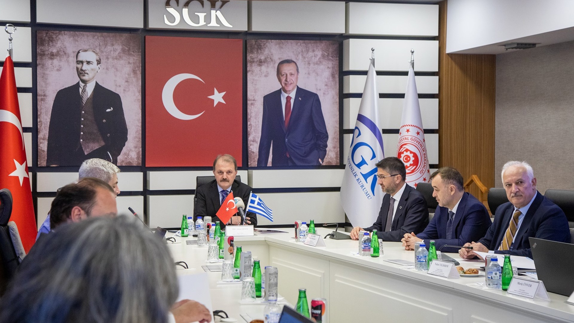 Bakanlığımız ile Yunanistan Çalışma ve Sosyal Güvenlik Bakanlığı temsilcileri, sosyal güvenlik anlaşmasının ikinci tur müzakereleri için 22-23 Ekim tarihleri arasında Ankara’da bir araya geldi.