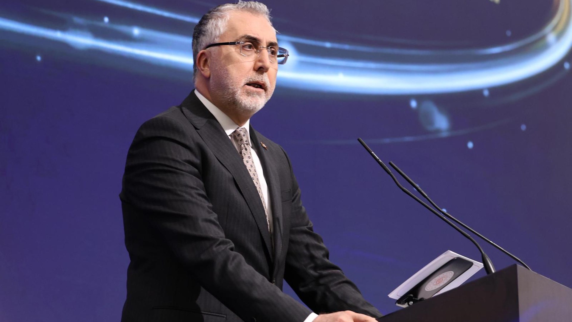 Çalışma ve Sosyal Güvenlik Bakanımız Sayın Prof. Dr. Vedat Işıkhan ve Rehberlik ve Teftiş Başkanımız Erol Güner, 9 Mayıs 2026 tarihinde İstanbul'da düzenlenen 10. MESS İş Güvenliğinin Yıldızları Ödül Töreni'ne iştirak etti. 