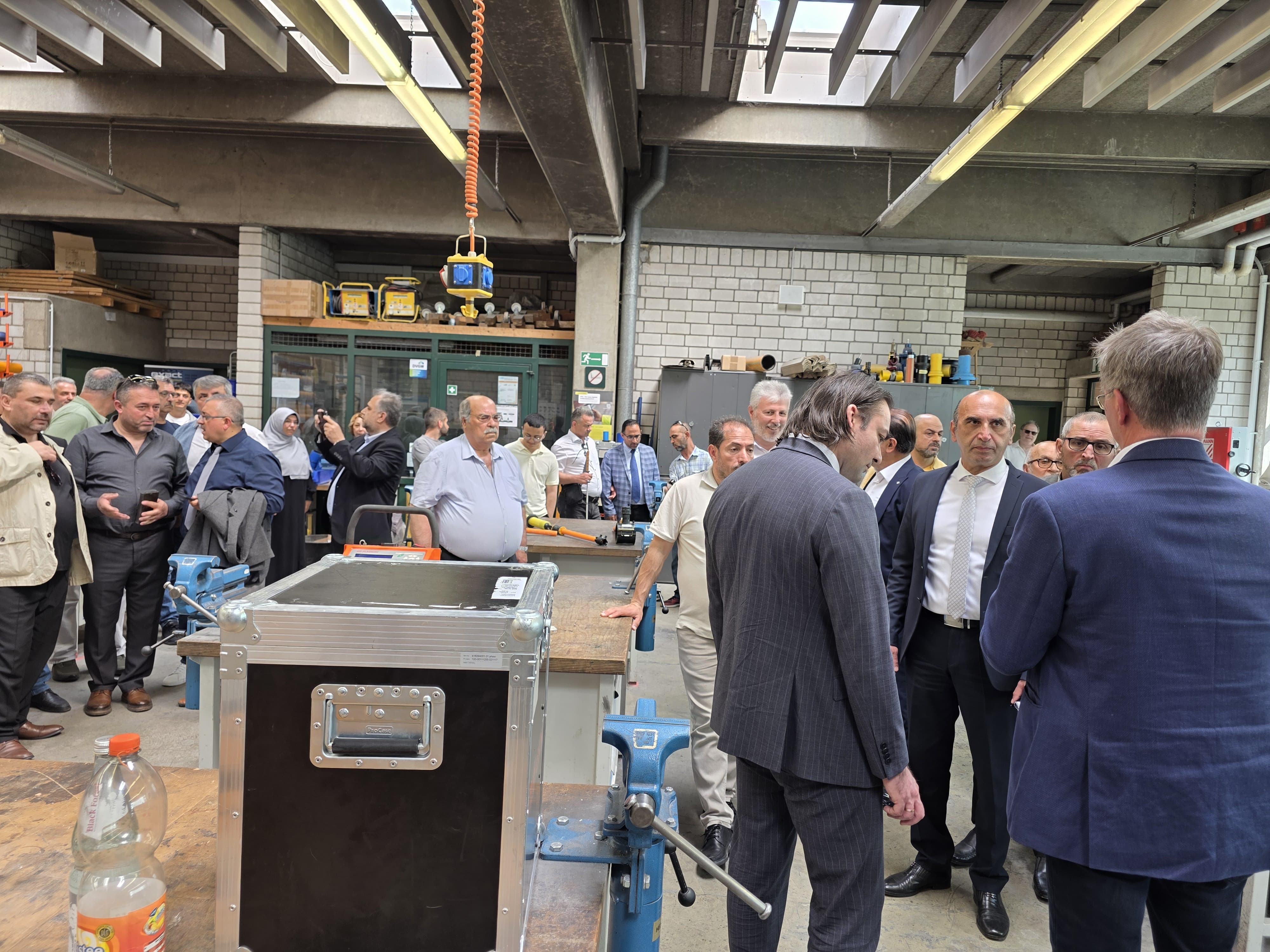 The vocational training campaign run by the Consulate General of Cologne's Labour and Social Security Attaché's Office continues unabated. An educational seminar on the construction sector was held for association representatives at the North Rhine-Westphalia (NRW) State Construction Trades Training Centre.