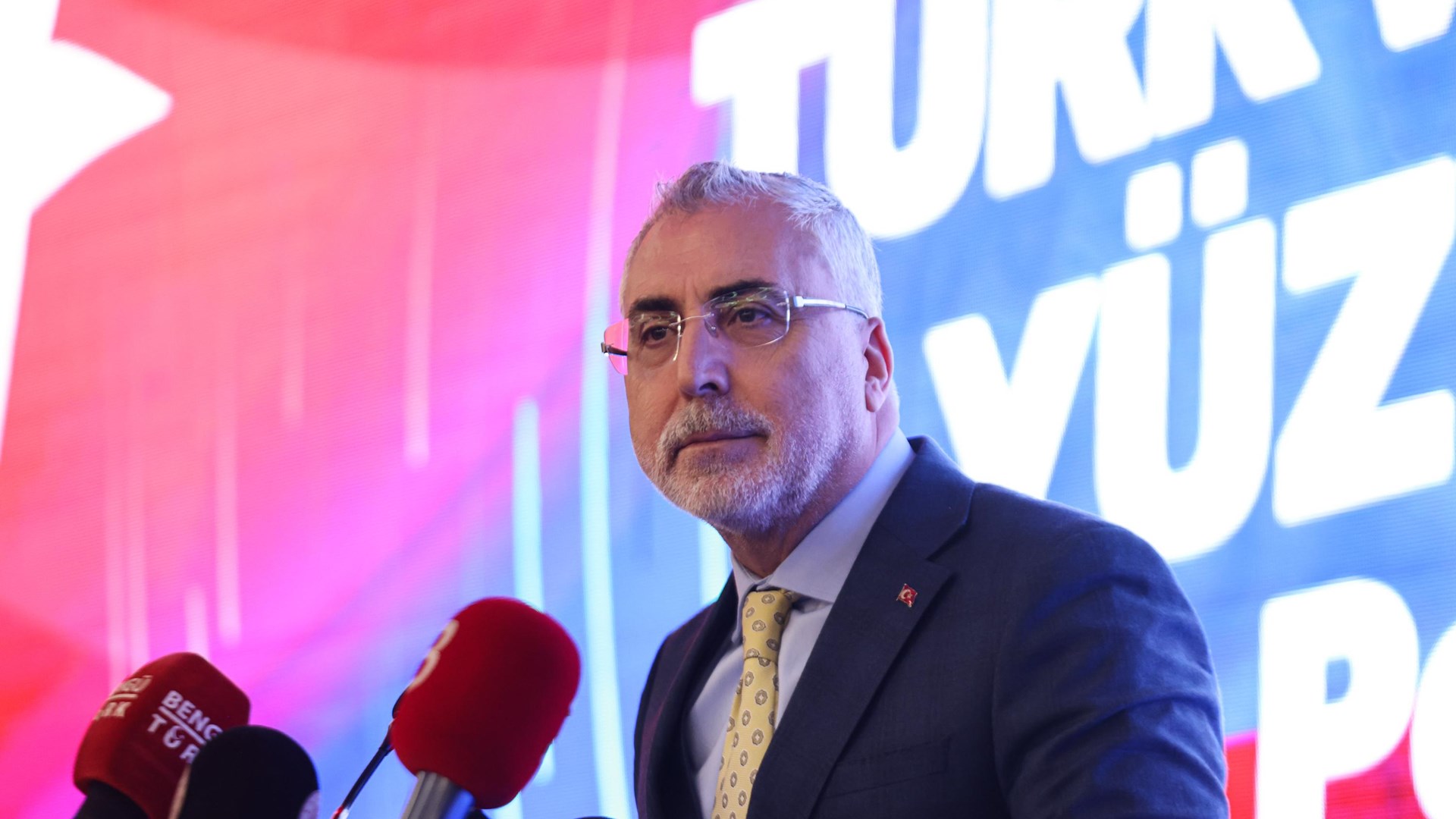 Bakan Işıkhan, Türkiye Kamu-Sen’in “Türk ve Türkiye Yüzyılı İçin Kamu Personel Rejimi Önerisi Tanıtım Toplantısı ve Paneli” ne Katıldı