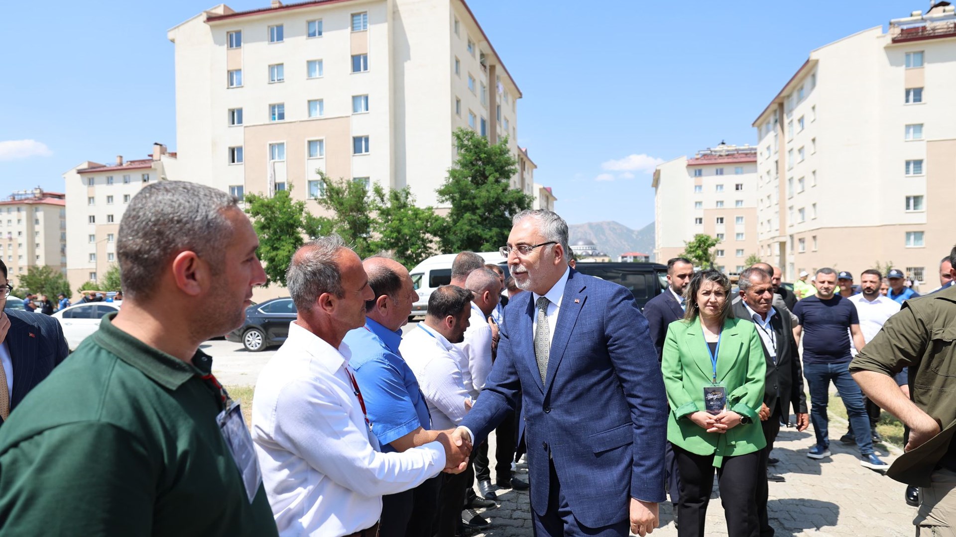 Bakan Işıkhan, Bitlis’te Ziyaretlerde Bulundu