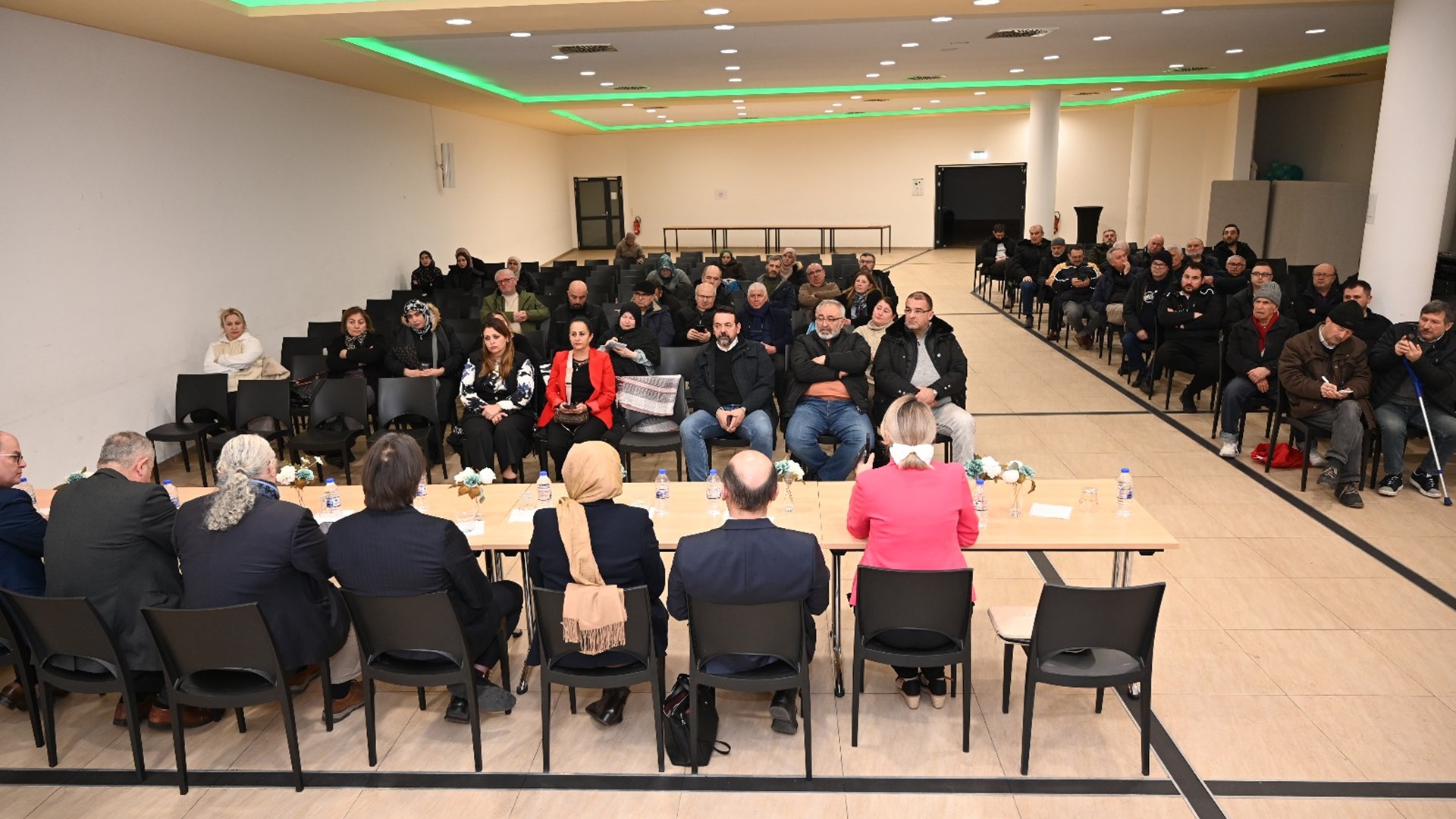 Köln Ataşeliğimiz 7 Şubat 2025 ve 13 Şubat 2025 tarihlerinde vatandaş bilgilendirme toplantıları gerçekleştirmiştir.