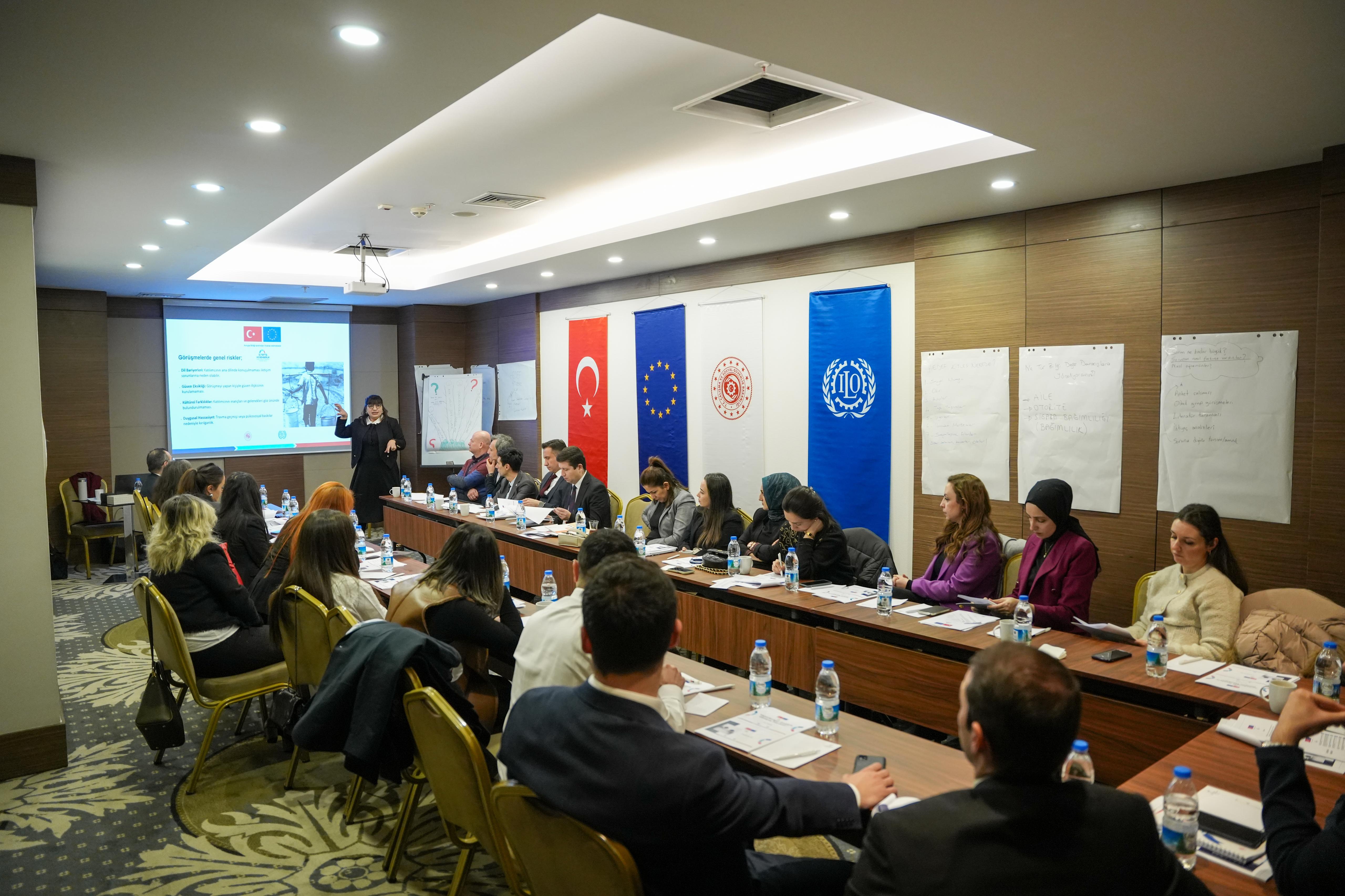 Avrupa Birliği Katılım Öncesi Mali Yardım Aracı (IPA-III) kapsamında finanse edilen ve Uluslararası Çalışma Örgütü (ILO) iş birliğiyle yürütülen İş Teftiş Rehberlik ve Sosyal Diyalog Yoluyla İşyeri Uyumunun Güçlendirilmesi Projesi kapsamında, Stratejik İletişim Eğitim Programı 11-12 Şubat 2025 tarihlerinde Ankara’da gerçekleştirildi.