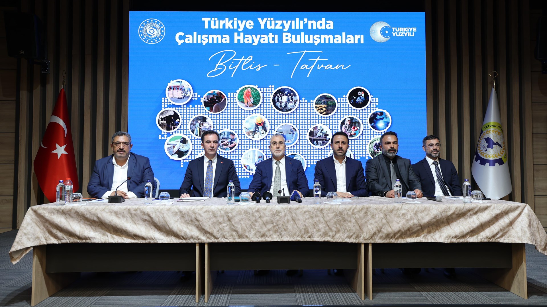 Bakan Işıkhan, Bitlis’te Ziyaretlerde Bulundu