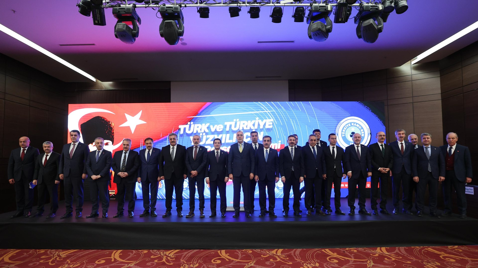 Bakan Işıkhan, Türkiye Kamu-Sen’in “Türk ve Türkiye Yüzyılı İçin Kamu Personel Rejimi Önerisi Tanıtım Toplantısı ve Paneli” ne Katıldı