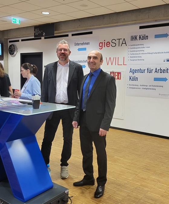 The Speed-Dating event on the vocational training place organized by the Cologne Chamber of Commerce and Industry, which was attended by 90 companies, was held at Cologne Rhein Energie Stadium on the 5th of March in 2024.