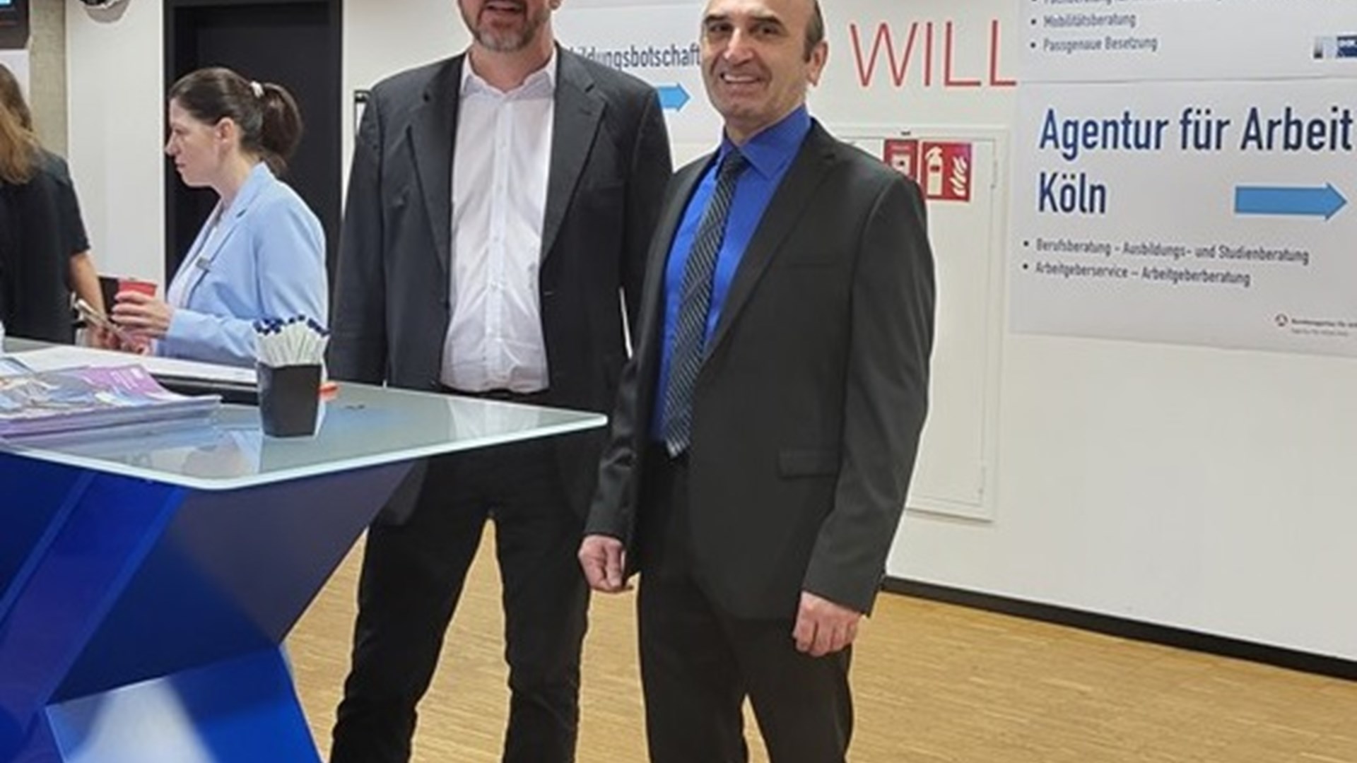 Köln Sanayi ve Ticaret Odasının düzenlediği ve 90 firmanın katıldığı meslek eğitim yeri için hızlı görüşme etkinliği (Speed-Dating) 05 Mart 2024 günü Köln Rhein Energie Stadyumunda gerçekleştirildi.