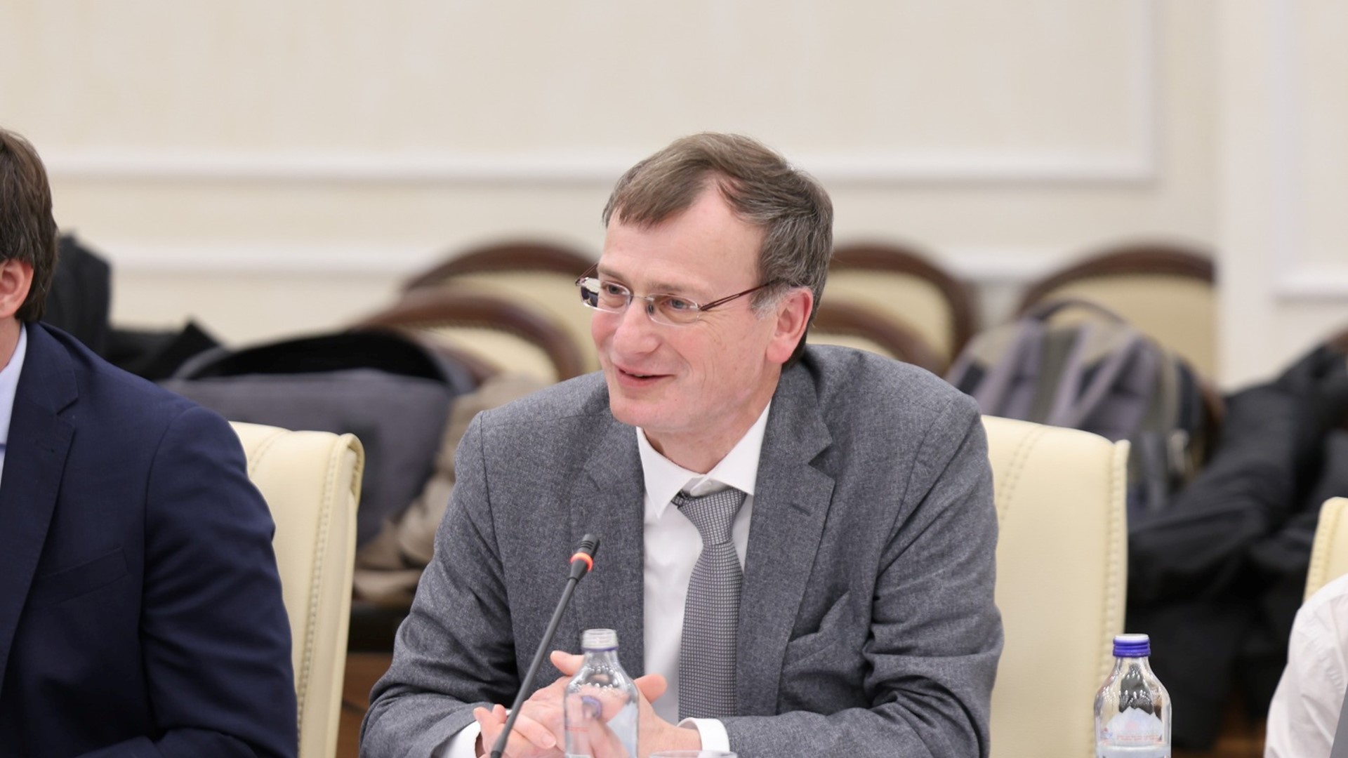 Sayın Bakan Yardımcımız Dr. Adnan ERTEM, Ekonomik Kalkınma ve İşbirliği Örgütü (OECD) Ekonomik Gelişmeleri İnceleme Komitesi (EDRC) tarafından hazırlanan “2024 Türkiye İnceleme Raporu” taslağına ilişkin değerlendirmelerde bulunmak üzere Bakanlığı ziyaret OECD Ülke Raporu Çalışmaları Bölüm Başkanı Sayın Pierre BEYNET başkanlığındaki OECD Heyetini Bakanlığımızda ağırladı.