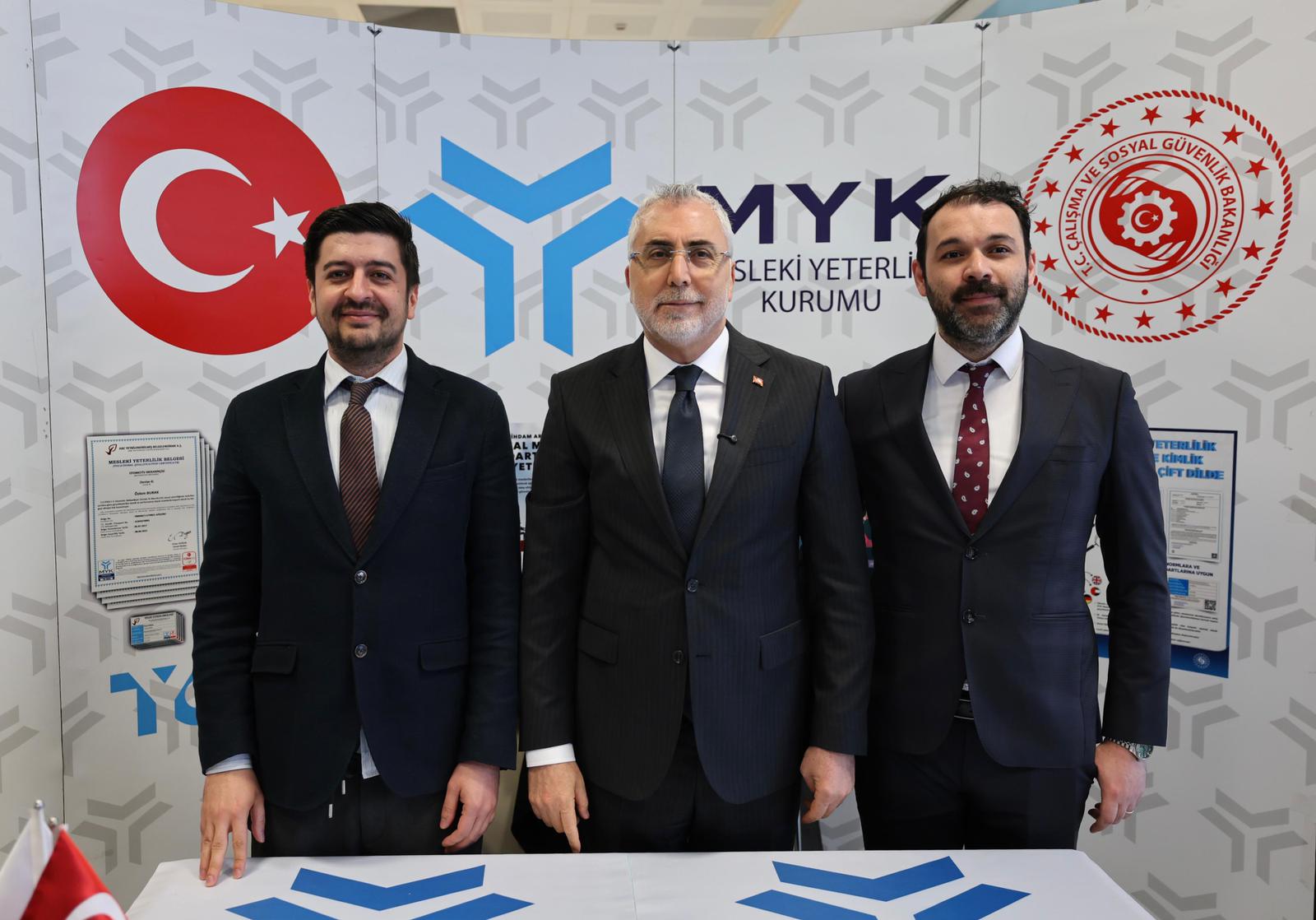 Bakan Işıkhan, Çalışma Hayatında Dijital Dönüşüm ve Geleceğin Dijital Meslekleri Zirvesi’ne Katıldı