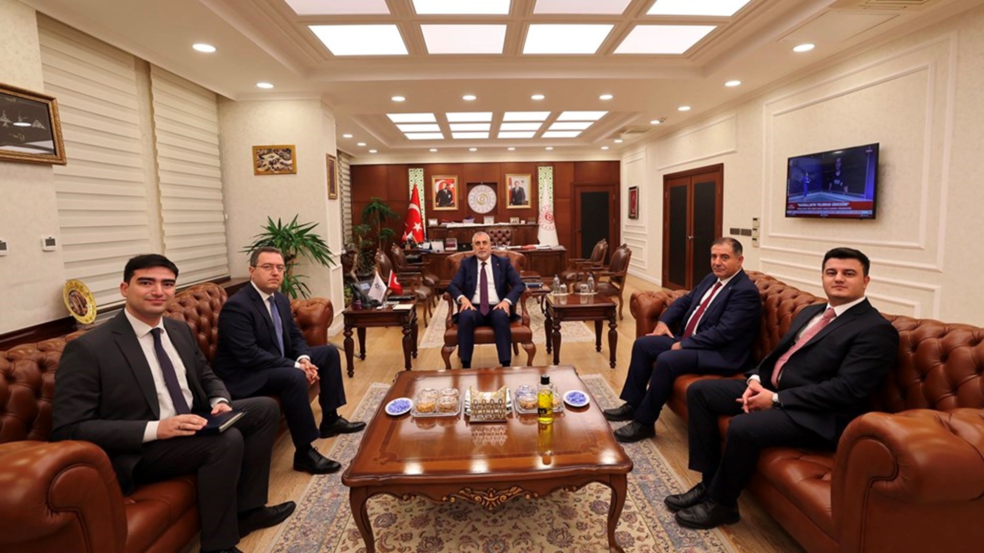 Çalışma ve Sosyal Güvenlik Bakanlığı tarafından düzenlenecek olan “Türk Devletlerinde Çalışma Hayatı ve Sosyal Koruma Uluslararası Konferansı” çerçevesinde Çalışma ve Sosyal Güvenlik Bakanı Prof. Dr. Vedat Işıkhan başkanlığında, Türk Devletlerinde Çalışma Hayatı ve Sosyal Koruma Üst Düzey İstişare Toplantısı düzenlendi.