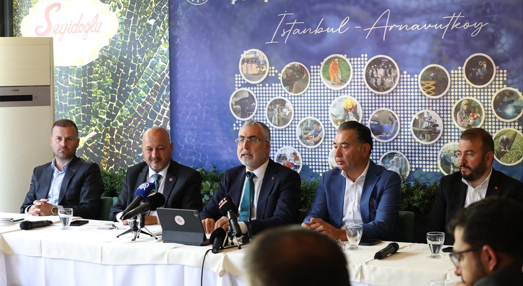 Çalışma ve Sosyal Güvenlik Bakanı Prof. Dr. Vedat Işıkhan, çeşitli temaslarda bulunmak ve programlara katılmak üzere İstanbul’a gitti.