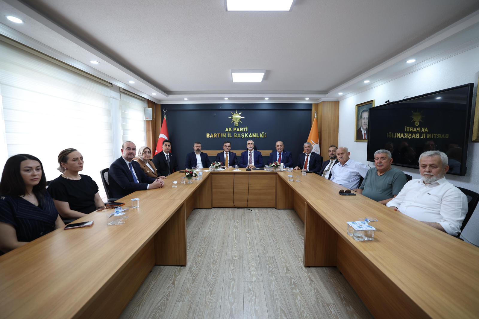 Bakan Işıkhan, Bartın’da Ziyaretlerde Bulundu
