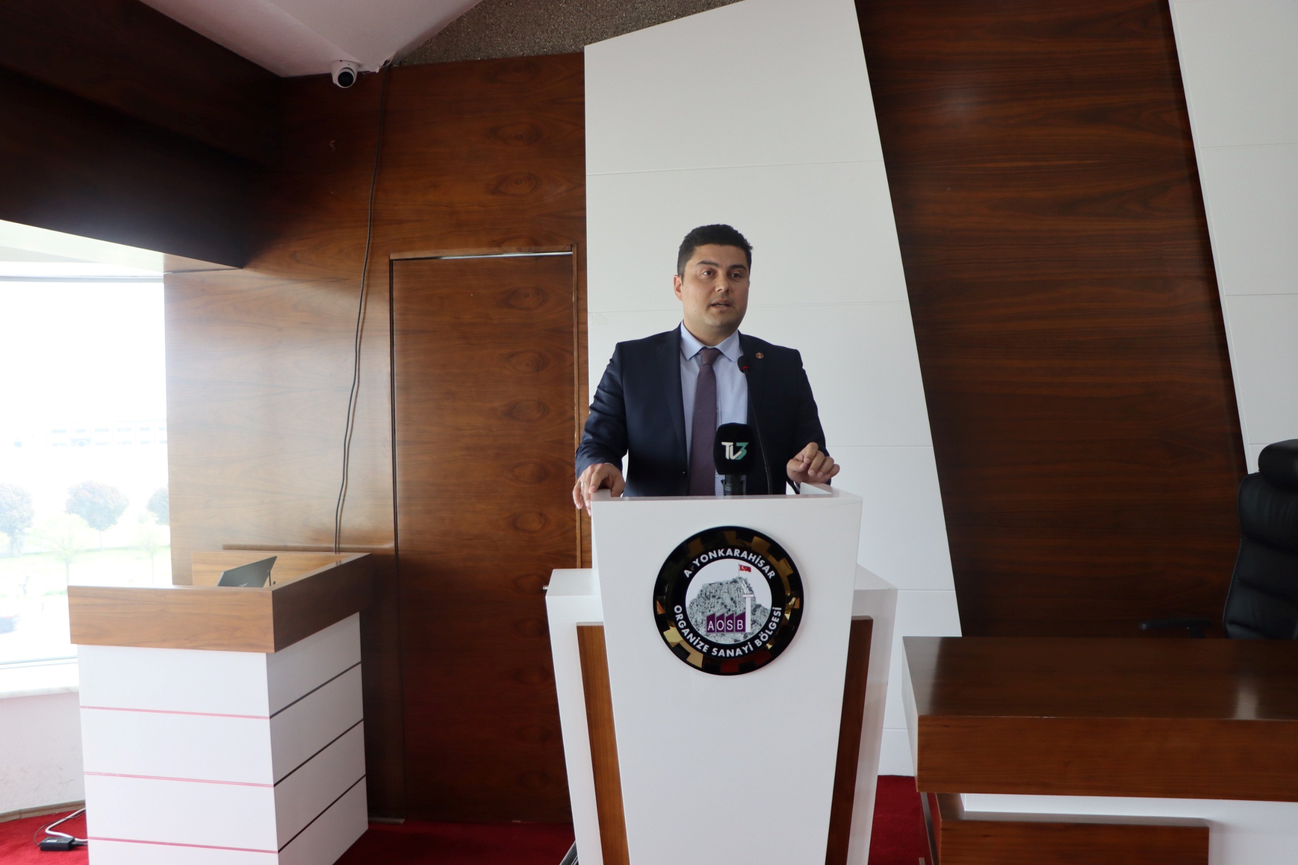 Rehberlik ve Teftiş Başkanlığı tarafından Afyonkarahisar Organize Sanayi Bölgesi Müdürlüğünde, 14 Mayıs 2026 tarihinde iş sağlığı ve güvenliği ile işin yürütümü teftişleri hakkında bilgilendirme toplantısı düzenlendi. 
