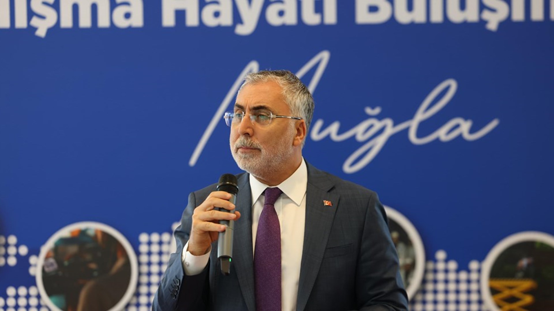 Çalışma ve Sosyal Güvenlik Bakanı Prof. Dr. Vedat Işıkhan, çeşitli temaslarda bulunmak ve “Milli Müdafaadan Milli Kalkınmaya; Türkiye Yüzyılı’nın Kadınları, Kadın İstihdam Sistemi İş Pozitif Tanıtım Programı ve Fuar Açılışı” programına katılmak üzere Muğla’ya gitti.