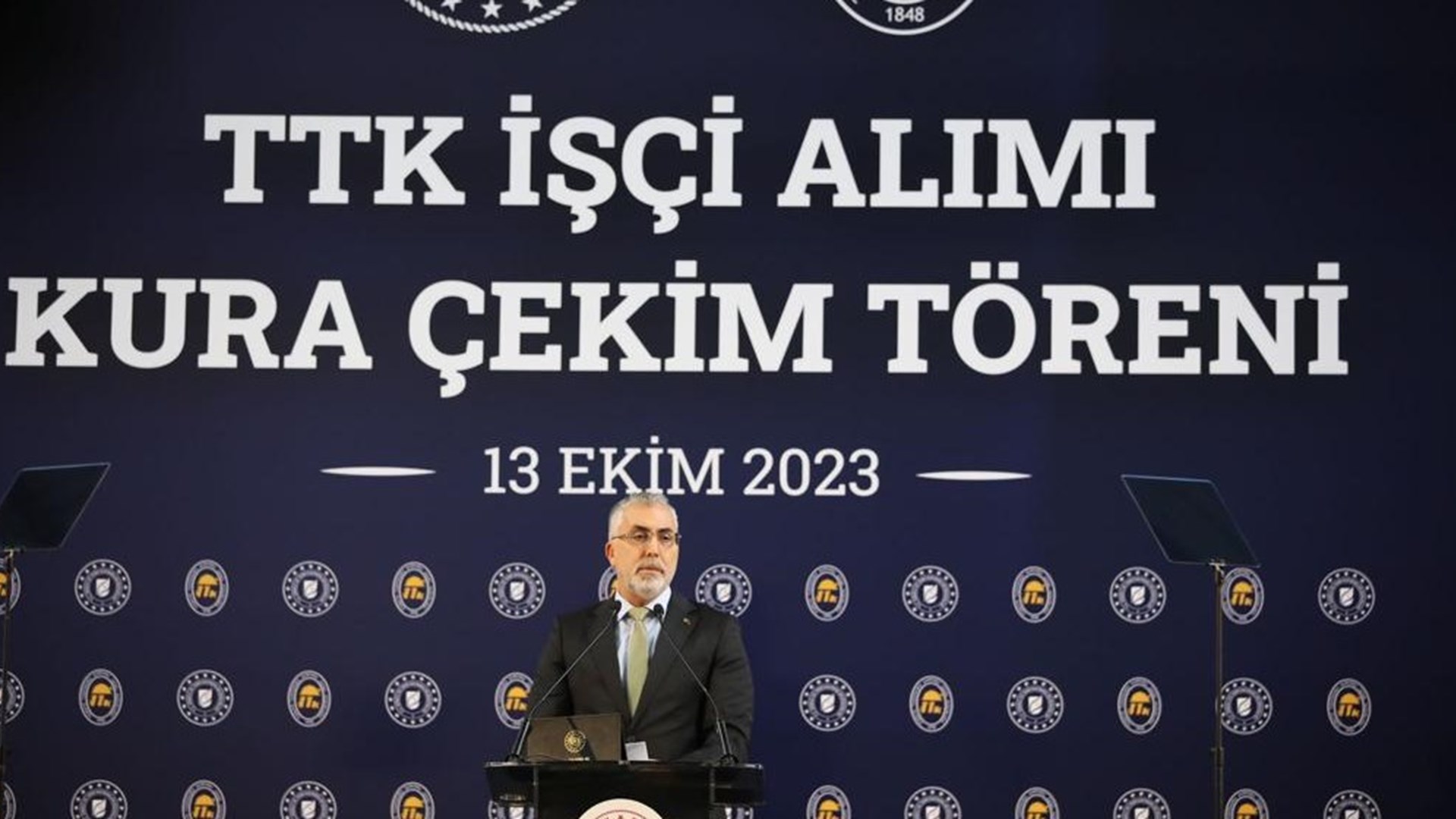 Çalışma ve Sosyal Güvenlik Bakanı Prof. Dr. Vedat Işıkhan, Türkiye Taşkömürü (TTK) İşçi Alımı Kura Töreni’ne katılmak ve çeşitli ziyaretlerde bulunmak üzere Zonguldak’a gitti.