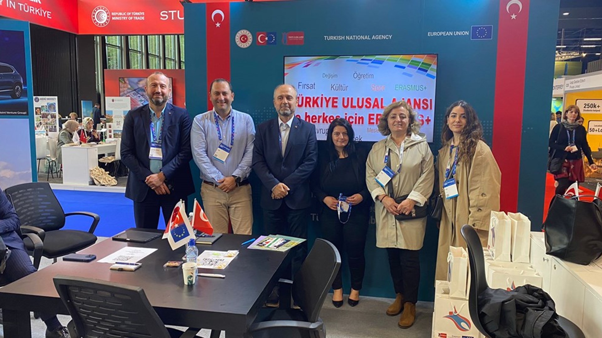 Avrupa Uluslararası Eğitim Birliği (EAIE-European Association for International Education) tarafından her yıl farklı bir Avrupa kentinde gerçekleştirilen EAIE Uluslararası Eğitim Konferansı ve Fuarı’nın 33’üncüsü bu yıl 26-29 Eylül 2023 tarihleri arasında Hollanda’nın Rotterdam şehrinde düzenlendi.