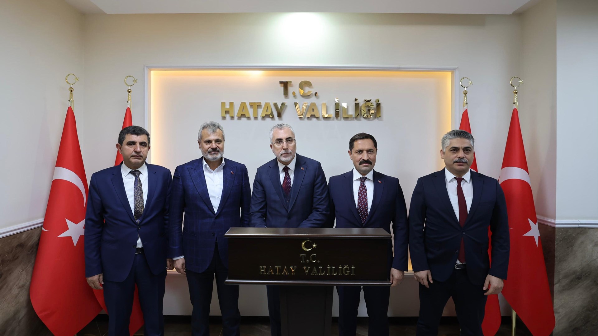 Bakan Işıkhan, Hatay’da Ziyaretlerde Bulundu