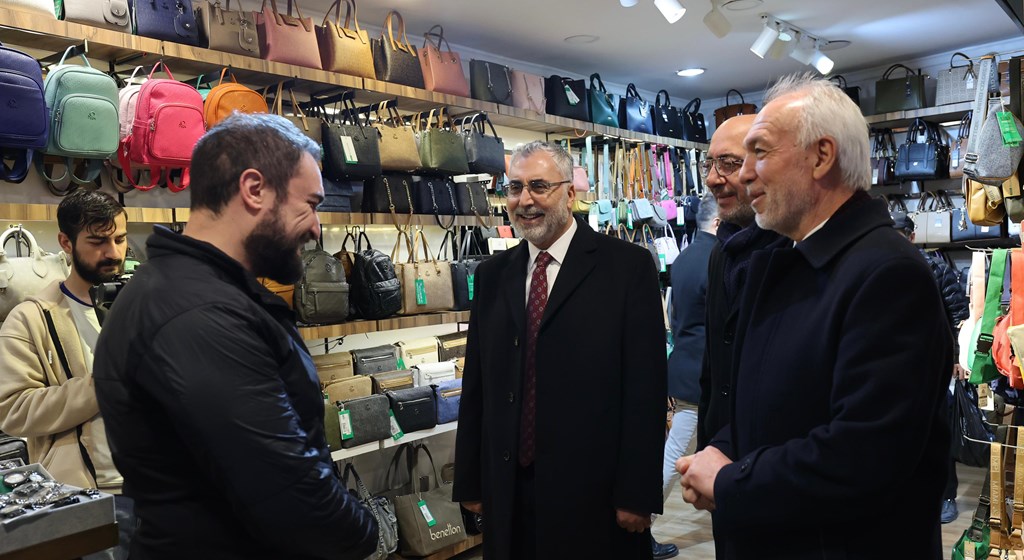 Çalışma ve Sosyal Güvenlik Bakanı Prof. Dr. Vedat Işıkhan, çeşitli temaslarda bulunmak ve programlara katılmak üzere Kütahya’ya gitti.