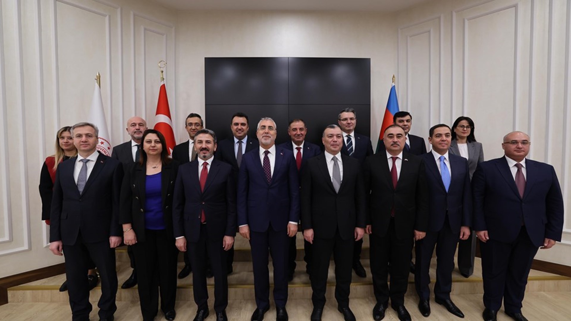 Çalışma ve Sosyal Güvenlik Bakanlığı tarafından düzenlenecek olan “Türk Devletlerinde Çalışma Hayatı ve Sosyal Koruma Uluslararası Konferansı” çerçevesinde Çalışma ve Sosyal Güvenlik Bakanı Prof. Dr. Vedat Işıkhan başkanlığında, Türk Devletlerinde Çalışma Hayatı ve Sosyal Koruma Üst Düzey İstişare Toplantısı düzenlendi.