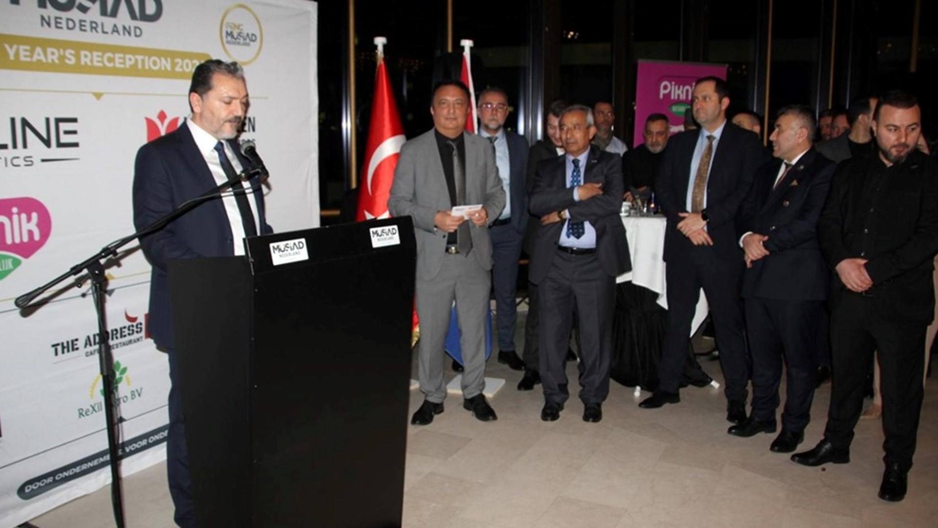 Deventer Çalışma ve Sosyal Güvenlik Ataşeliğimiz, 23.01.2024 Salı günü MÜSİAD Hollanda’nın geleneksel olarak Lahey Kurhaus'da düzenlediği yeni yıl resepsiyonuna katılım sağladı.