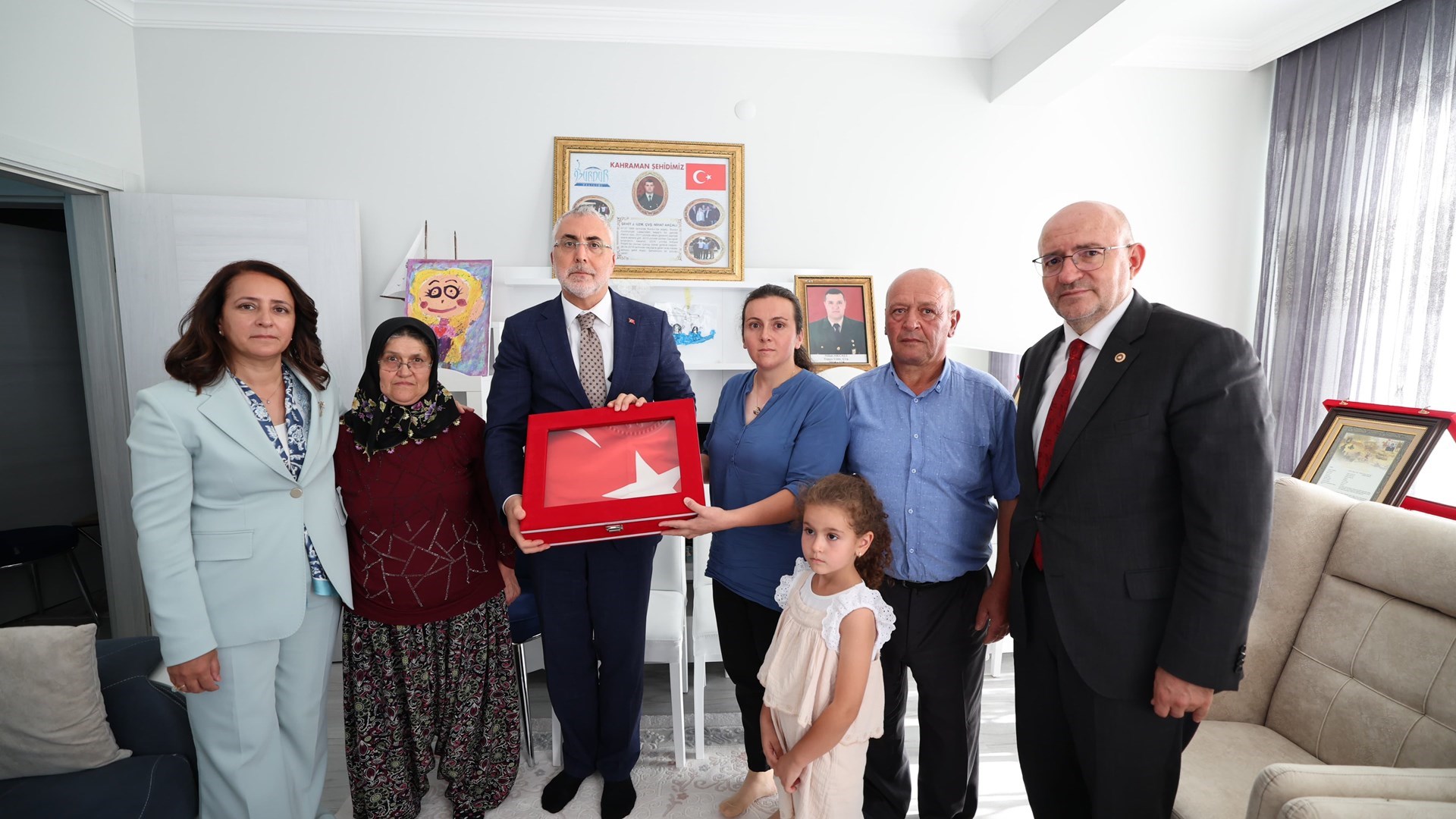 Bakan Işıkhan, Türkiye Yüzyılı Buluşmaları Kapsamında Burdur’da Ziyaretlerde Bulundu