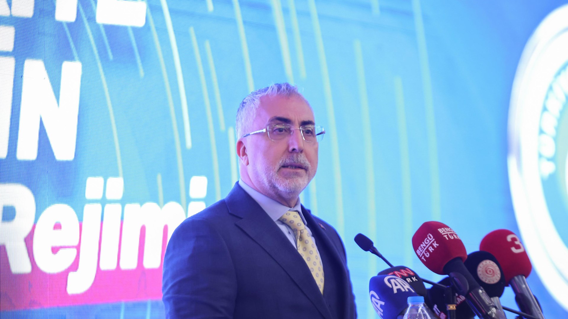 Bakan Işıkhan, Türkiye Kamu-Sen’in “Türk ve Türkiye Yüzyılı İçin Kamu Personel Rejimi Önerisi Tanıtım Toplantısı ve Paneli” ne Katıldı