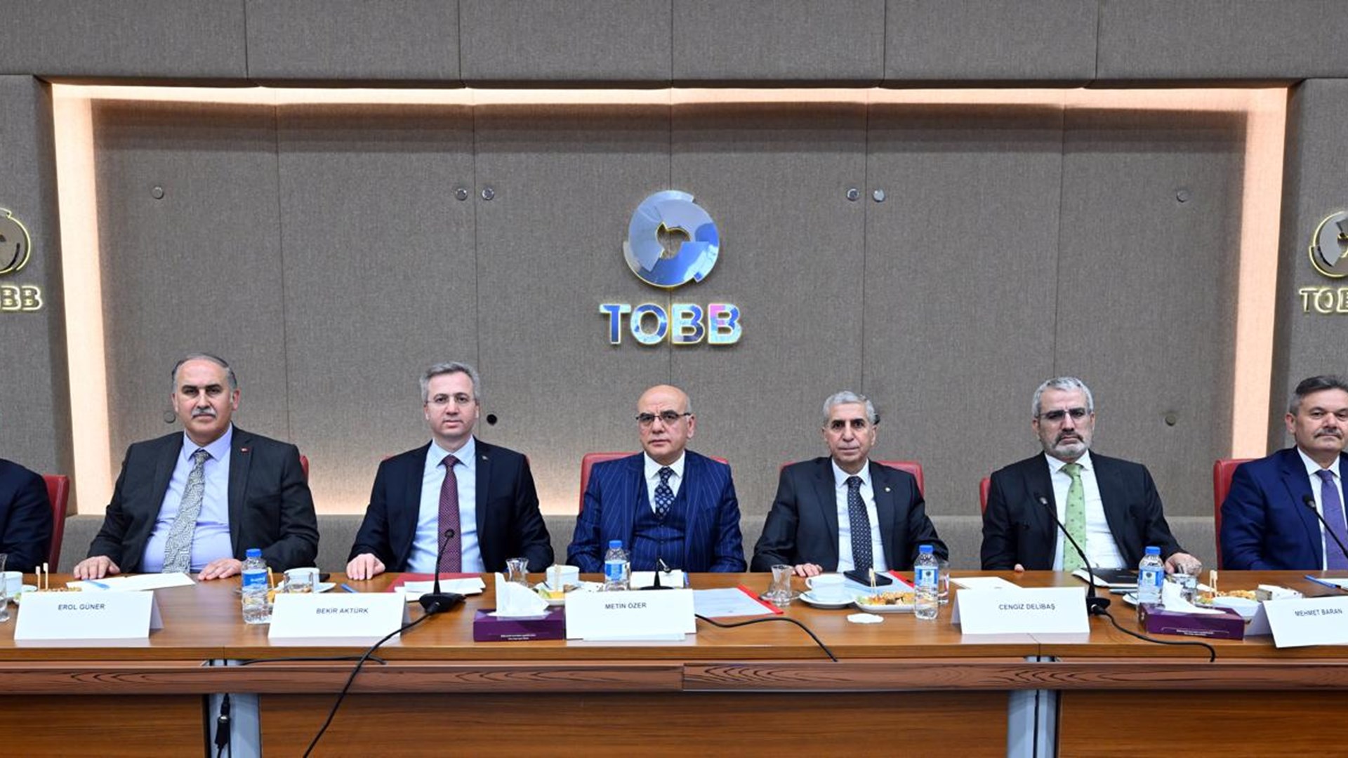 Rehberlik ve Teftiş Başkanlığı tarafından eğitim sektöründe yürütülen programlı teftiş faaliyetlerine ilişkin farkındalığı artırmak amacıyla düzenlenen rehberlik ve bilgilendirme toplantısı, 14 Mayıs 2025 tarihinde Türkiye Odalar ve Borsalar Birliği (TOBB) ev sahipliğinde Ankara’da gerçekleştirildi.